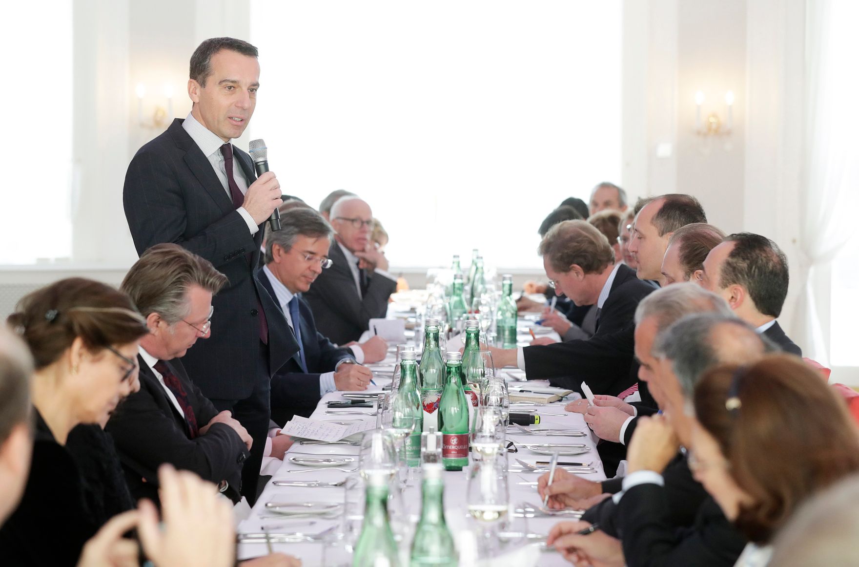 Am 15. November 2016 traf Bundeskanzler Christian Kern die EU-Botschafter zu einem Gespr&auml;ch.