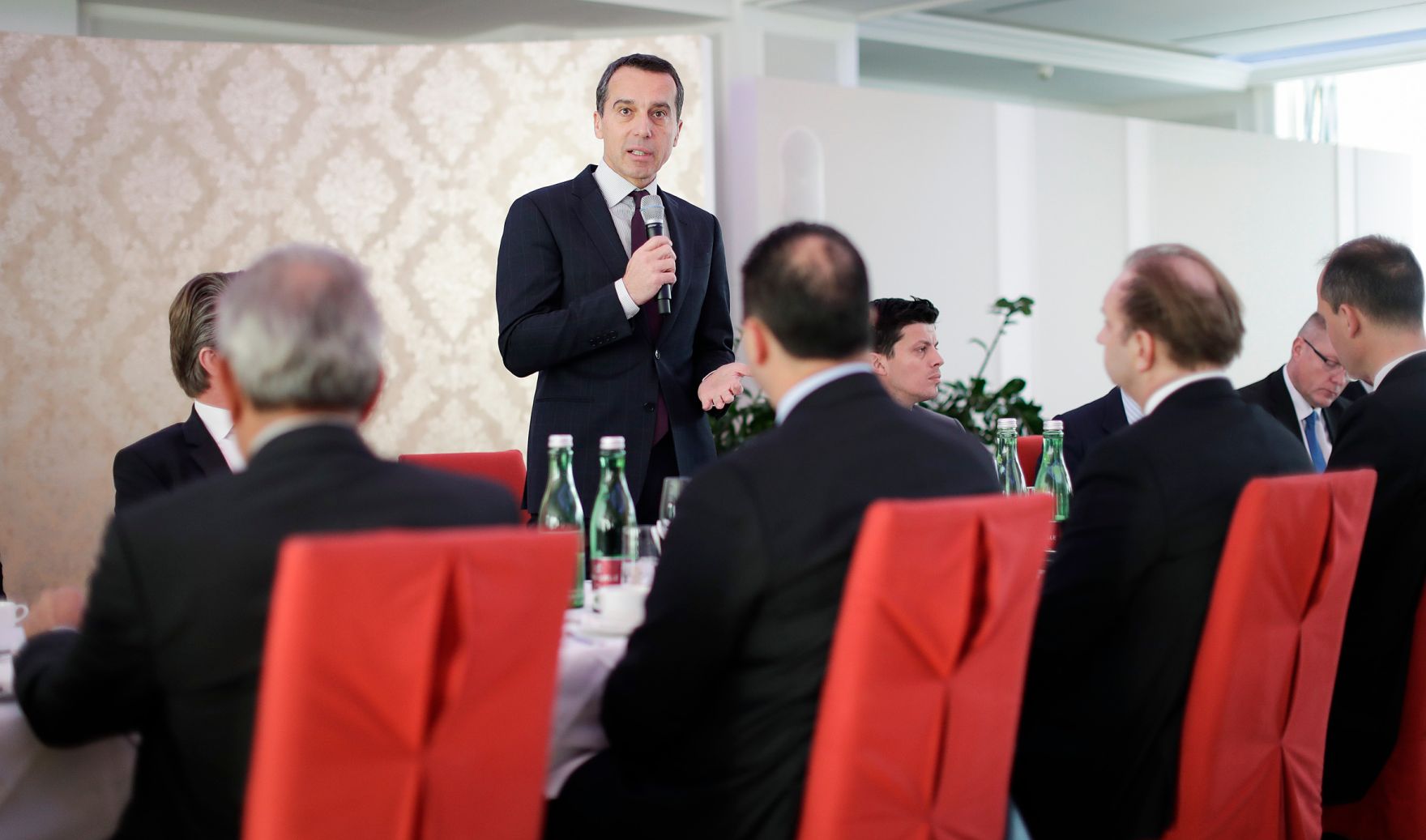 Am 15. November 2016 traf Bundeskanzler Christian Kern die EU-Botschafter zu einem Gespr&auml;ch.