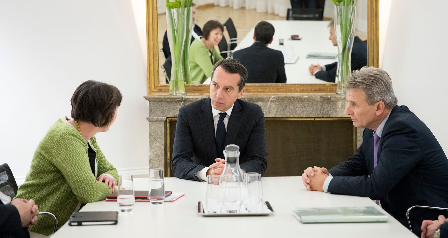 Am 30. November 2016 empfing Bundeskanzler Christian Kern (m.) den Pr&auml;sidenten des &Ouml;sterreichischen Gewerkschaftsbundes Erich Foglar (r.) und die Generalsekret&auml;rin des britischen Trades Union Congress Frances O'Grady (l.) zu einem Gespr&auml;ch im Bundeskanzleramt.
