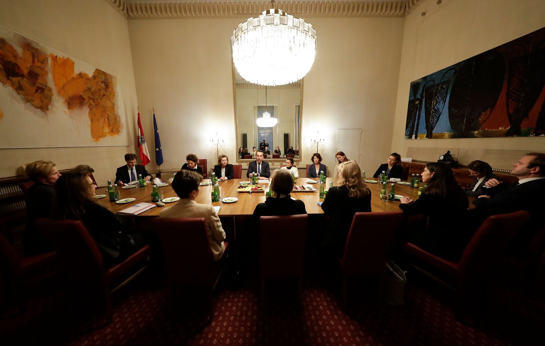 Am 1. Dezember 2016 empfing Bundeskanzler Christian Kern Frauen in der Wirtschaft zu einem Gespr&auml;ch.