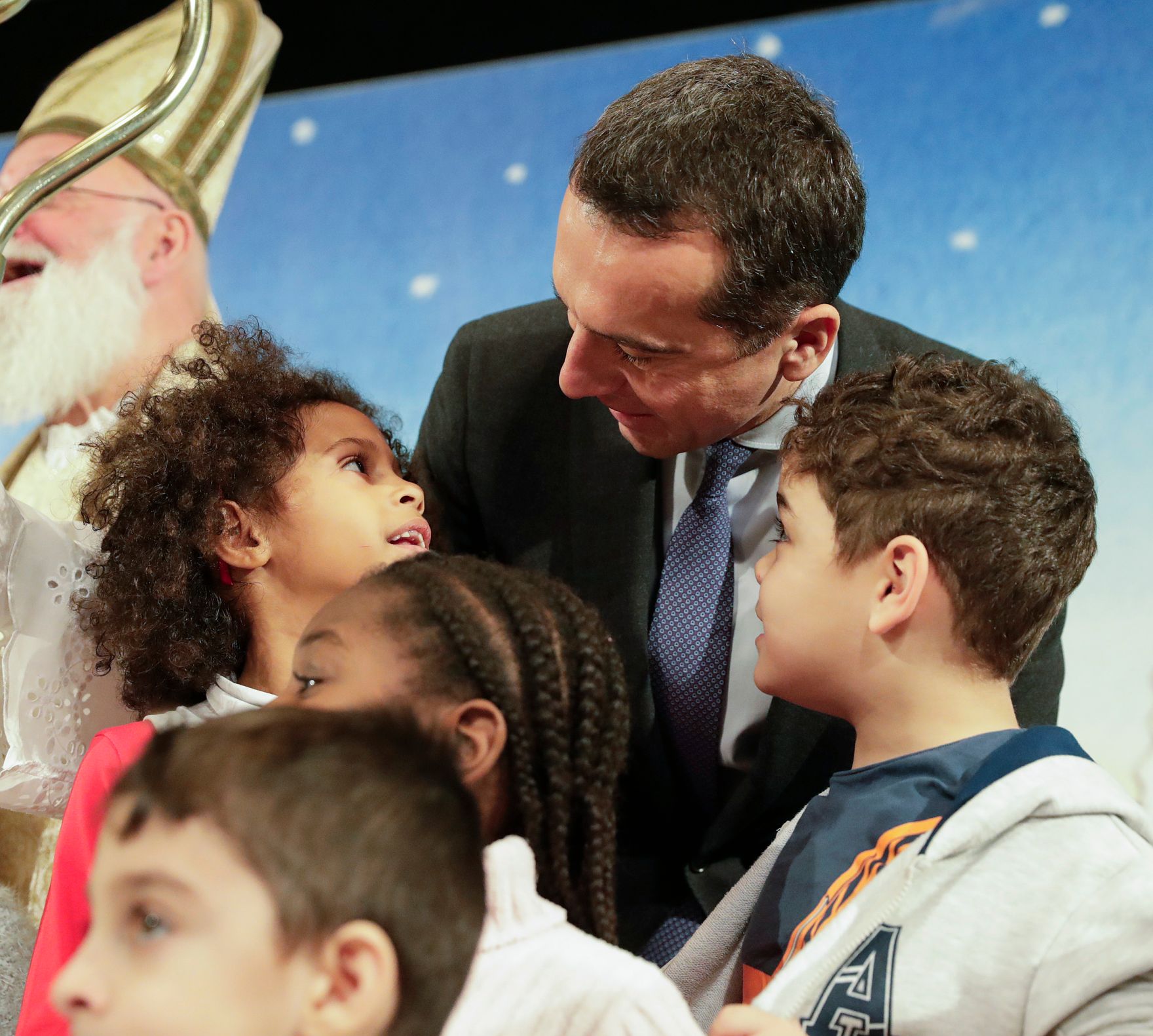 Am 6. Dezember 2016 besuchte Bundeskanzler Christian Kern das Nikolofest mit Kindergartenkindern in der Wiener Bildungsanstalt f&uuml;r Elementarp&auml;dagogik.