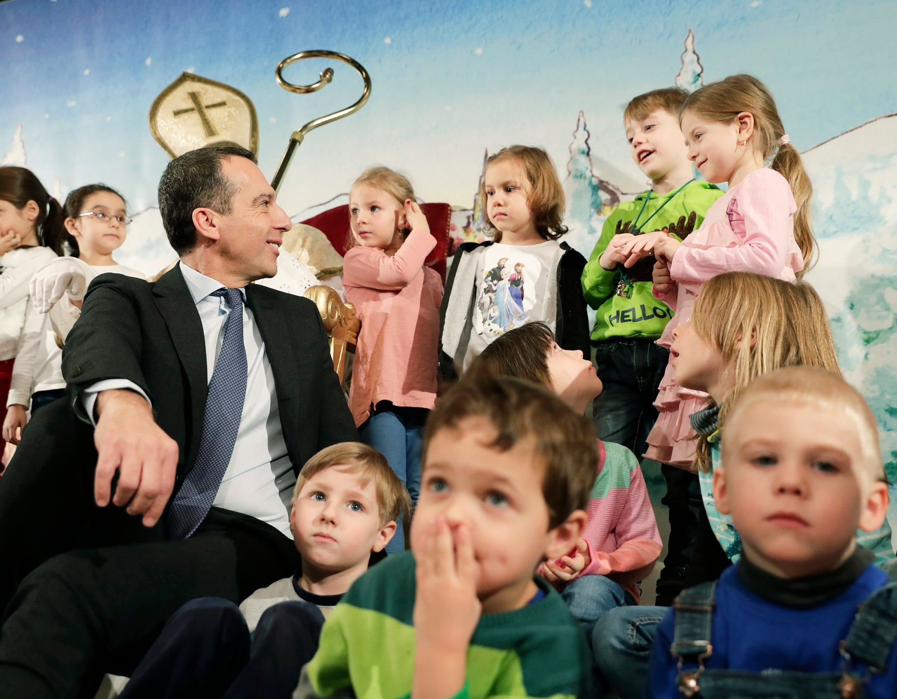 Am 6. Dezember 2016 besuchte Bundeskanzler Christian Kern das Nikolofest mit Kindergartenkindern in der Wiener Bildungsanstalt f&uuml;r Elementarp&auml;dagogik.