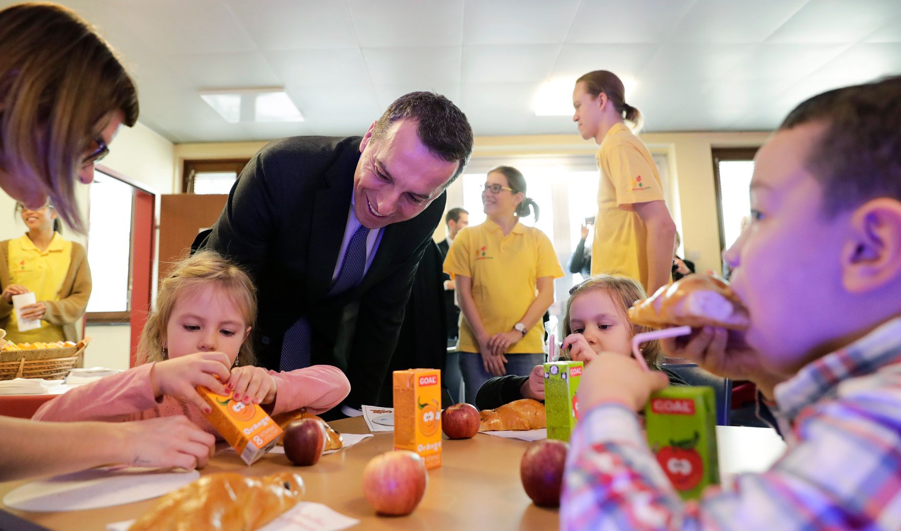 Am 6. Dezember 2016 besuchte Bundeskanzler Christian Kern das Nikolofest mit Kindergartenkindern in der Wiener Bildungsanstalt f&uuml;r Elementarp&auml;dagogik.