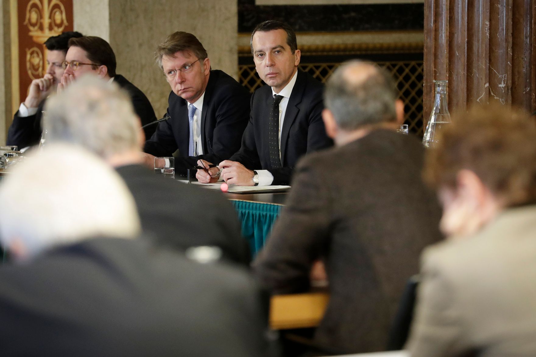 Am 13. Dezember 2016 sprach Bundeskanzler Christian Kern (r.) beim EU-Hauptausschuss im Parlament.