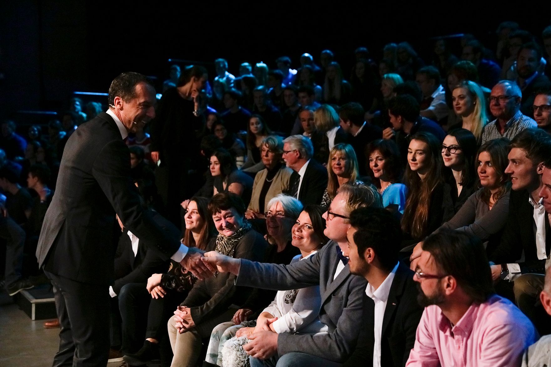 Am 13. Dezember 2016 war Bundeskanzler Christian Kern (l.) zu Gast im ORF-B&uuml;rgerforum.
