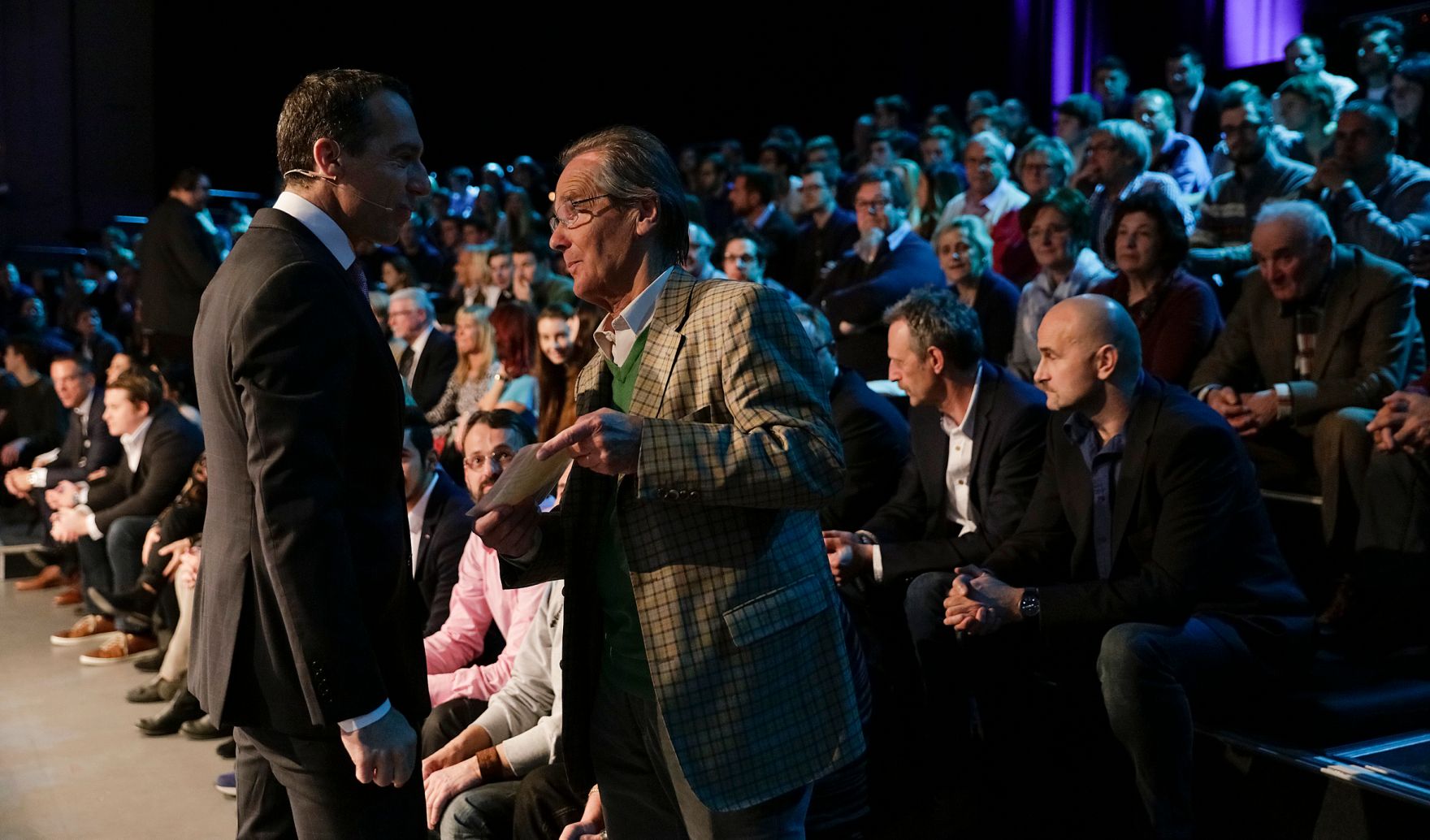 Am 13. Dezember 2016 war Bundeskanzler Christian Kern (l.) zu Gast im ORF-B&uuml;rgerforum.