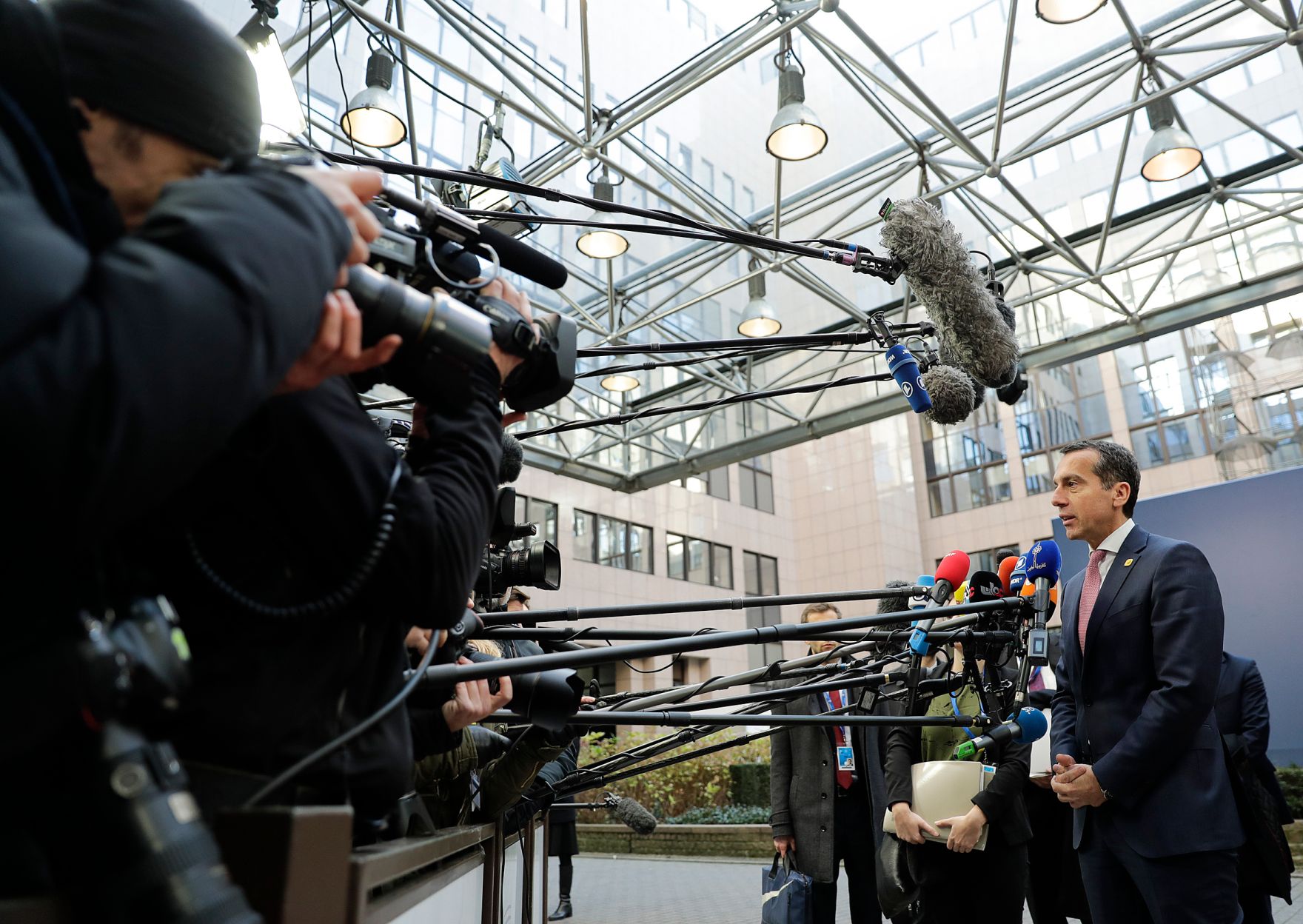 Am 15. Dezember 2016 fand in Br&uuml;ssel der Europ&auml;ische Rat der Staats- und Regierungschefs statt. Im Bild Bundeskanzler Christian Kern beim Pressestatement.