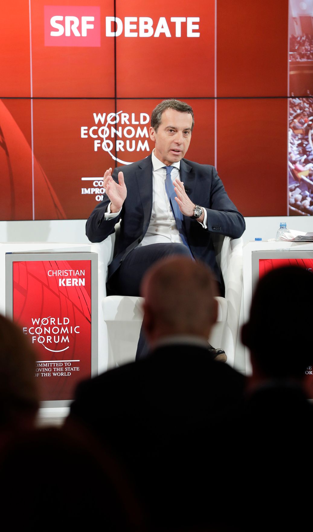 Am 18. J&auml;nner 2017 nahm der Bundeskanzler am Weltwirtschaftsforum in Davos teil. Im Bild Bundeskanzler Christian Kern bei der SRF-Debatte zum Thema "Demokratie st&auml;rken".