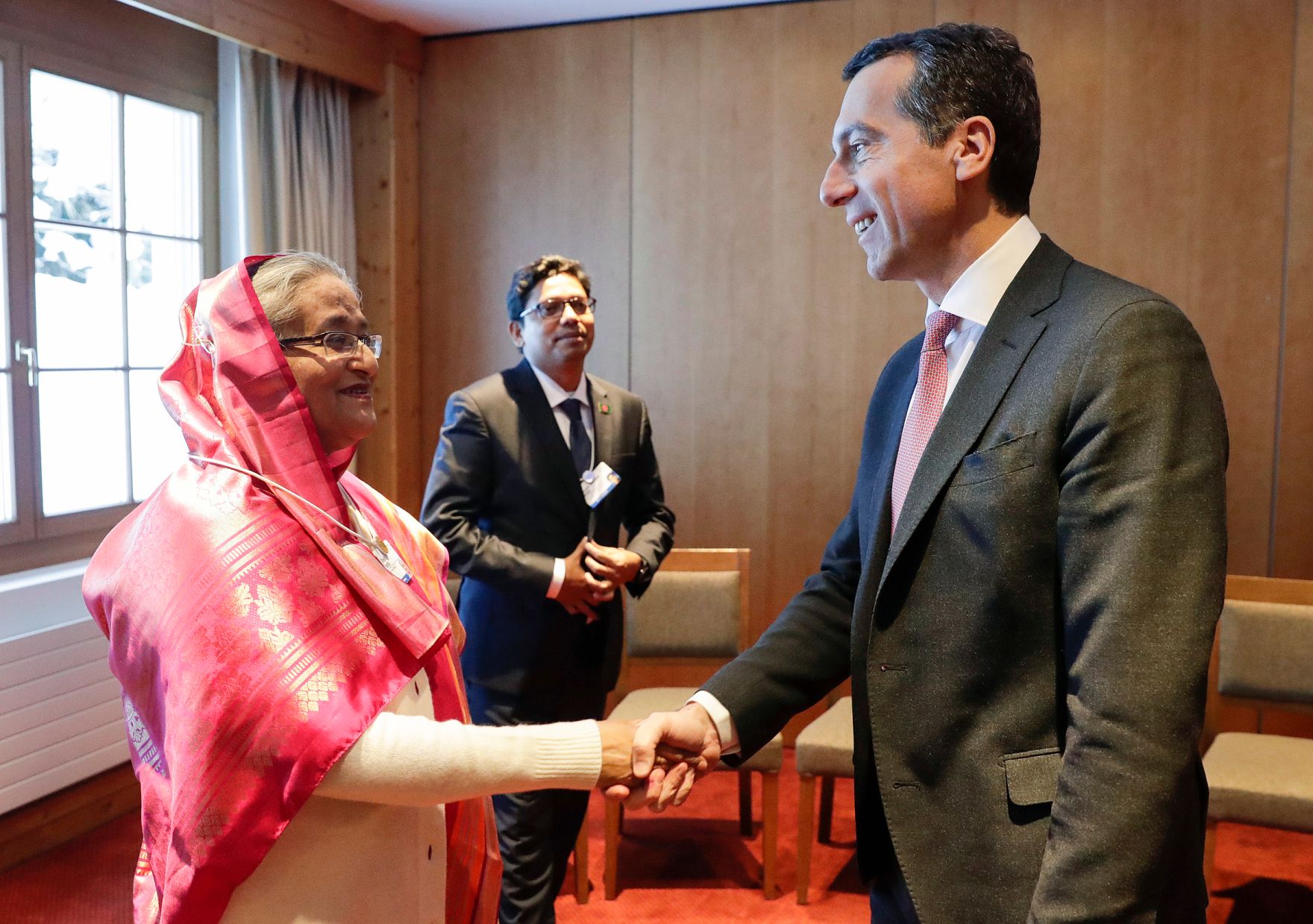 Am 19. J&auml;nner 2017 nahm Bundeskanzler Christian Kern (r.) am Weltwirtschaftsforum in Davos teil. Im Bild bei der Diskussion "Future of Work" unter anderem mit der Premierministerin von Bangladesh Sheikh Hasina (l.).
