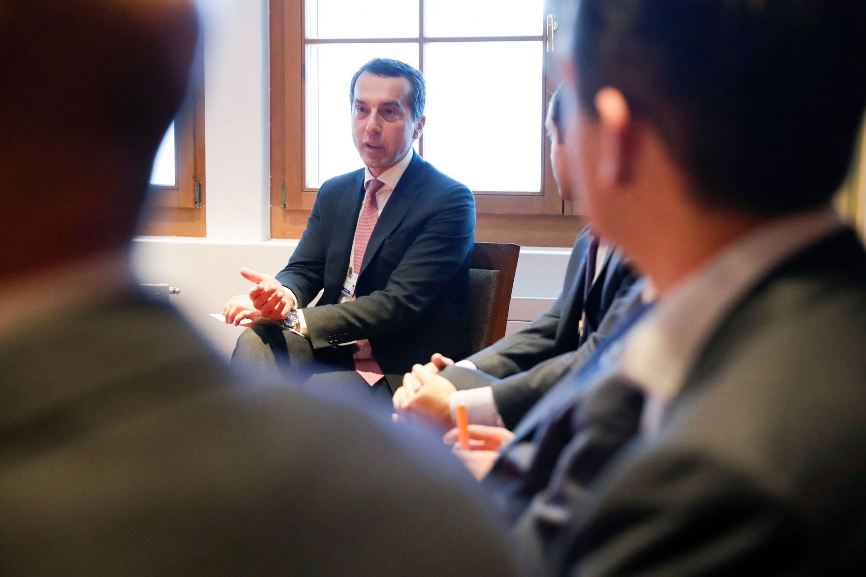 Am 19. J&auml;nner 2017 nahm Bundeskanzler Christian Kern (m.) am Weltwirtschaftsforum in Davos teil. Im Bild bei der Diskussion "Future of Work".