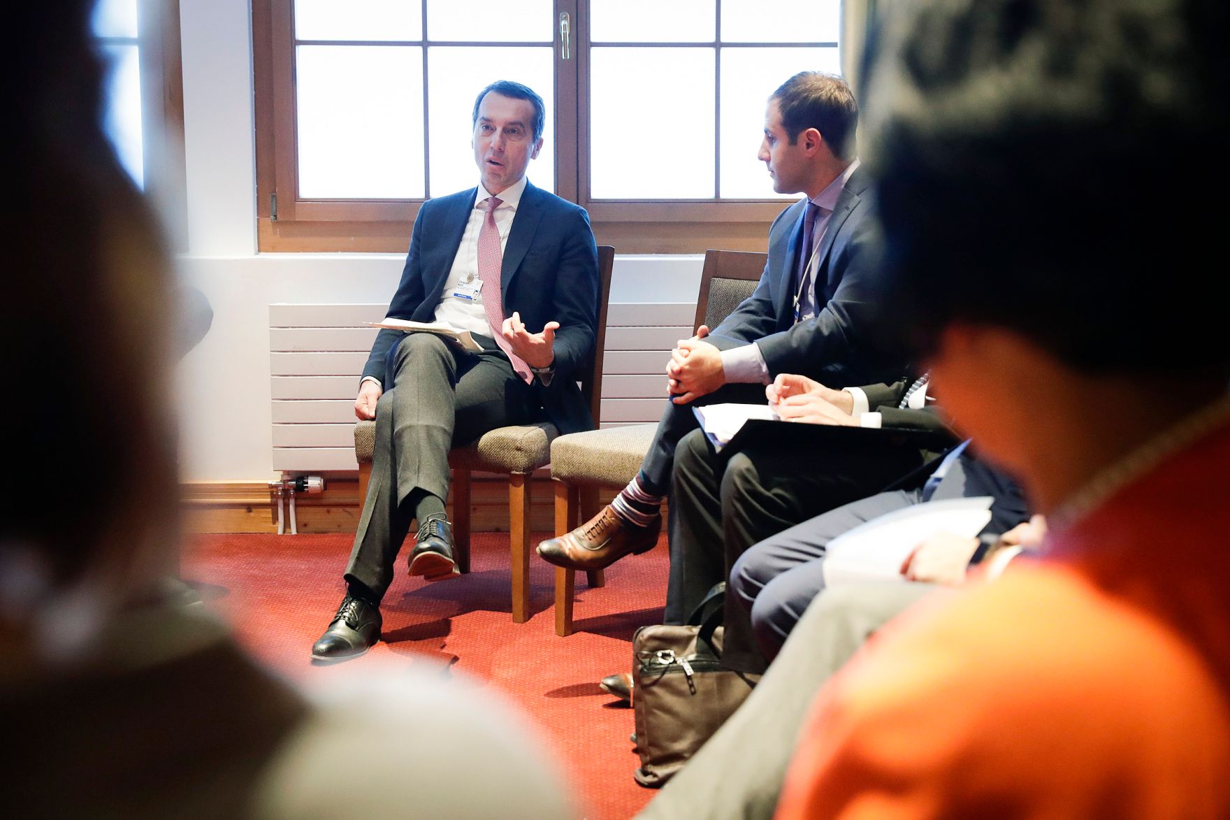 Am 19. J&auml;nner 2017 nahm Bundeskanzler Christian Kern (m.) am Weltwirtschaftsforum in Davos teil. Im Bild bei der Diskussion "Future of Work".