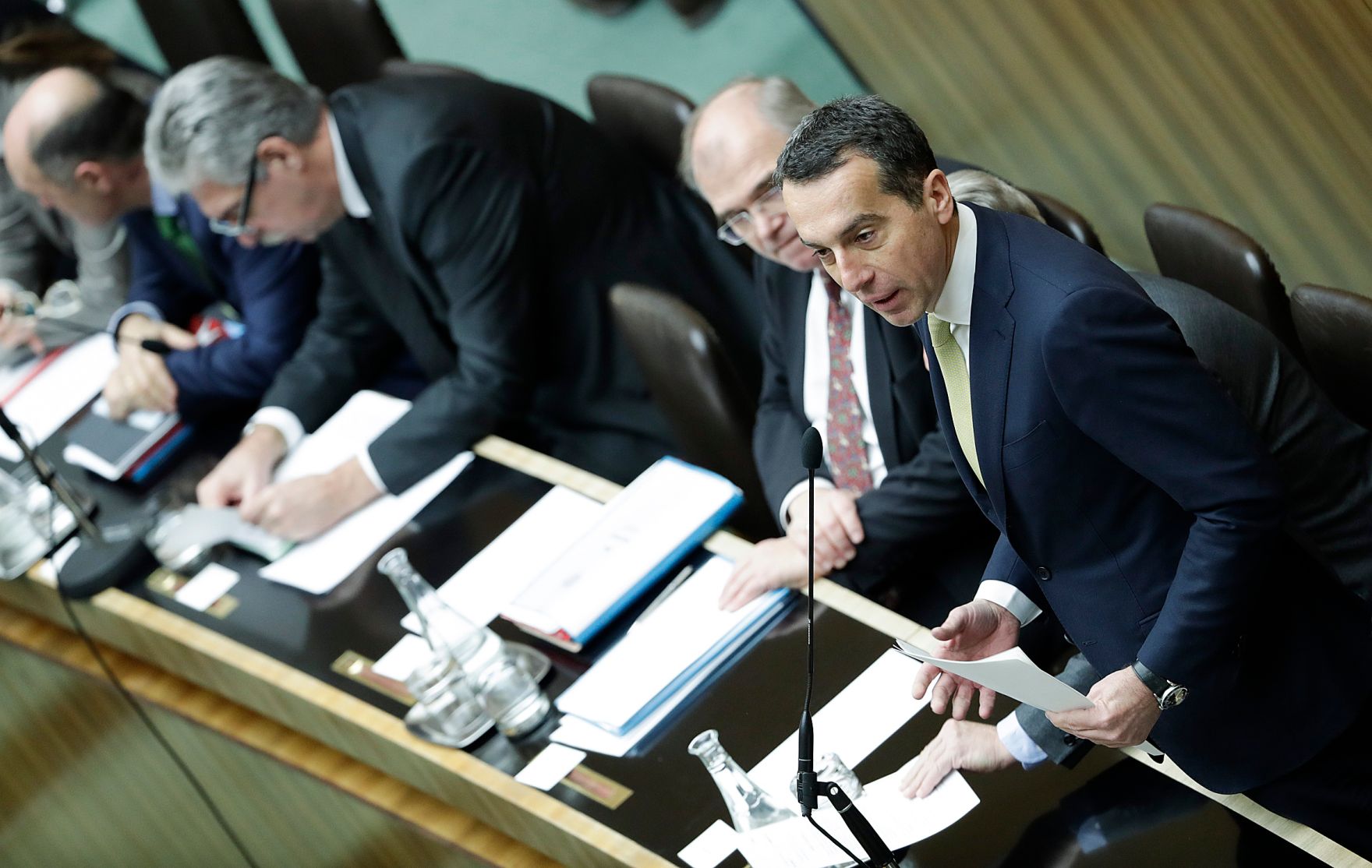 Am 31. J&auml;nner 2017 stellte Bundeskanzler Christian Kern (r.) im Nationalrat im Parlament das Arbeitsprogramm der Bundesregierung vor.