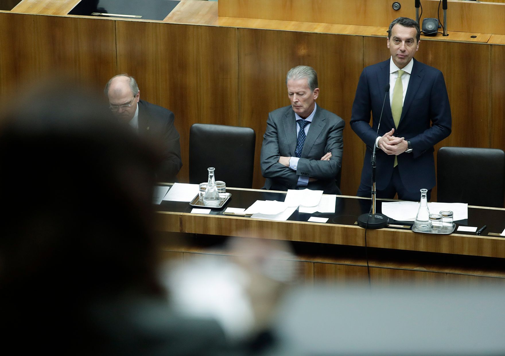 Am 31. J&auml;nner 2017 stellte Bundeskanzler Christian Kern (r.) im Nationalrat im Parlament das Arbeitsprogramm der Bundesregierung vor. Im Bild mit Vizekanzler und Bundesminister Reinhold Mitterlehner (l.).