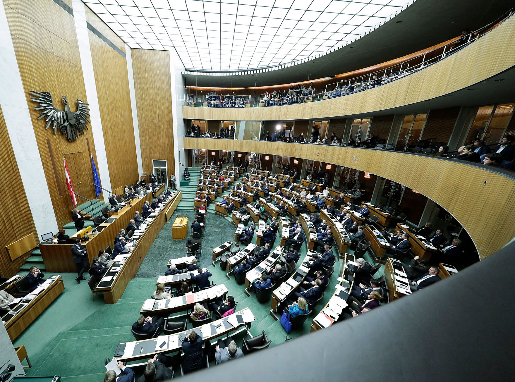 Am 31. J&auml;nner 2017 stellte Bundeskanzler Christian Kern im Nationalrat im Parlament das Arbeitsprogramm der Bundesregierung vor.