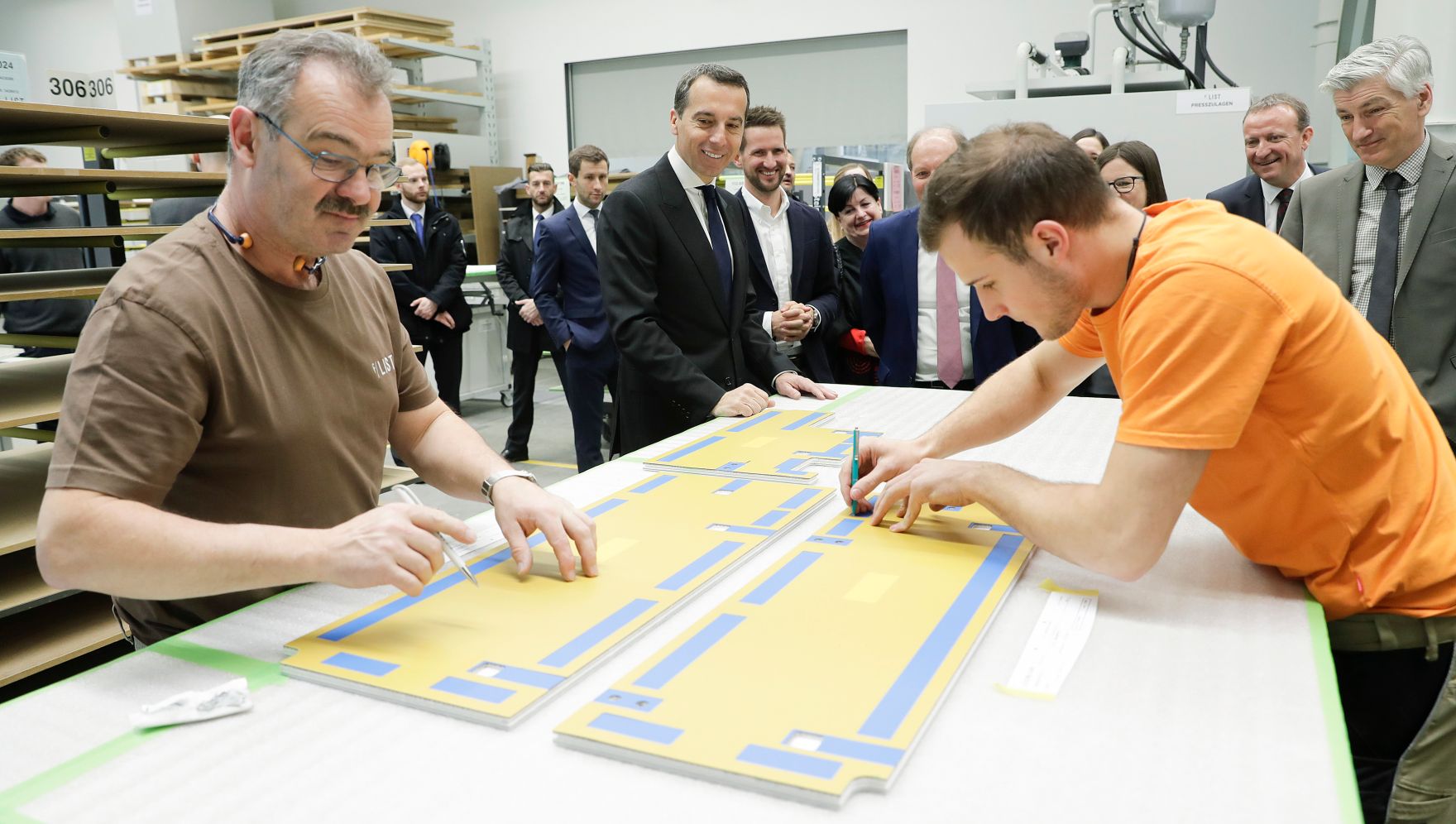 Am 22. Februar 2017 besuchte Bundeskanzler Christian Kern die Firma F. LIST GMBH in Thomasberg.