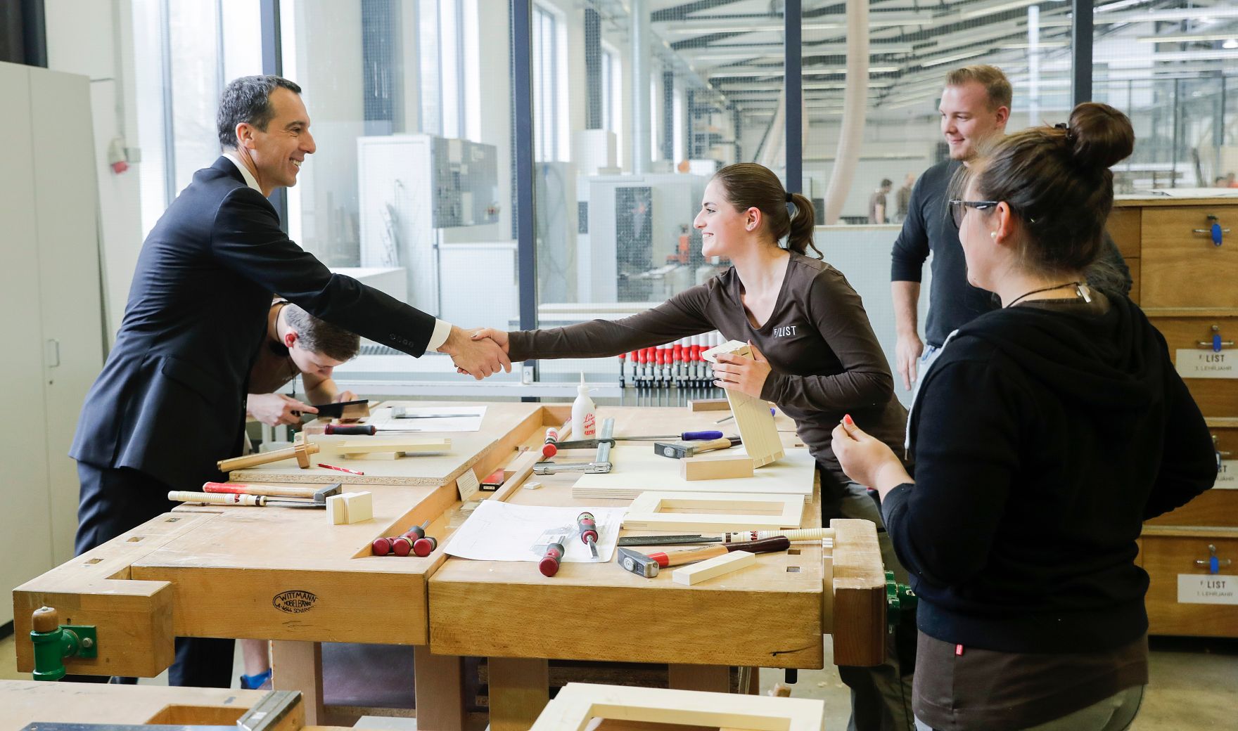 Am 22. Februar 2017 besuchte Bundeskanzler Christian Kern die Firma F. LIST GMBH in Thomasberg.