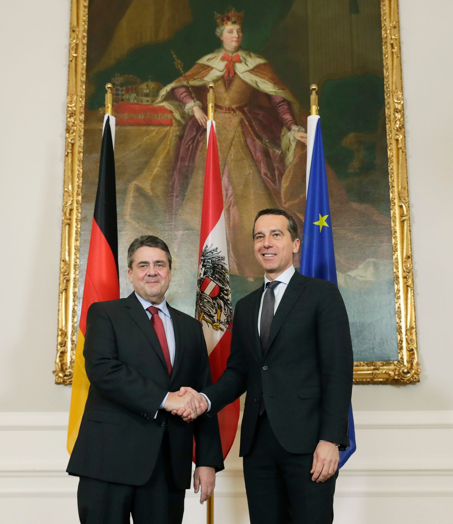 Am 27. Februar 2017 empfing Bundeskanzler Christian Kern (r.) den deutschem Vizekanzler und Au&szlig;enminister Sigmar Gabriel (l.) zu einem Arbeitsgespr&auml;ch im Bundeskanzleramt.