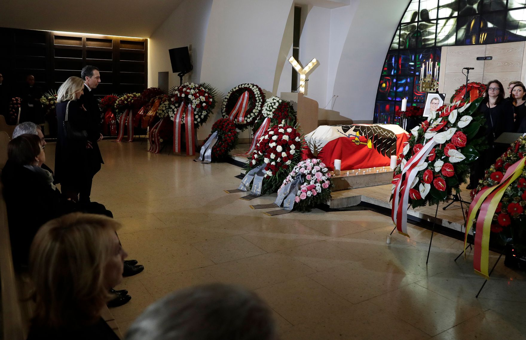 Am 5. M&auml;rz 2017 fand die Trauerfeier f&uuml;r Bundesministerin Sabine Oberhauser statt. Im Bild Bundeskanzler Christian Kern mit Ehefrau Eveline Steinberger-Kern.