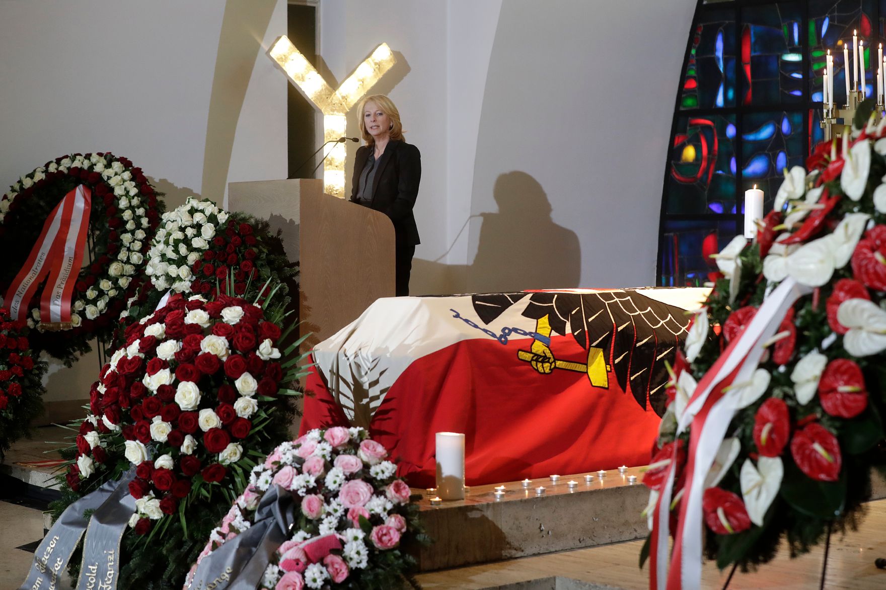 Am 5. M&auml;rz 2017 fand die Trauerfeier f&uuml;r Bundesministerin Sabine Oberhauser statt. Im Bild Nationalratspr&auml;sidentin Doris Bures.