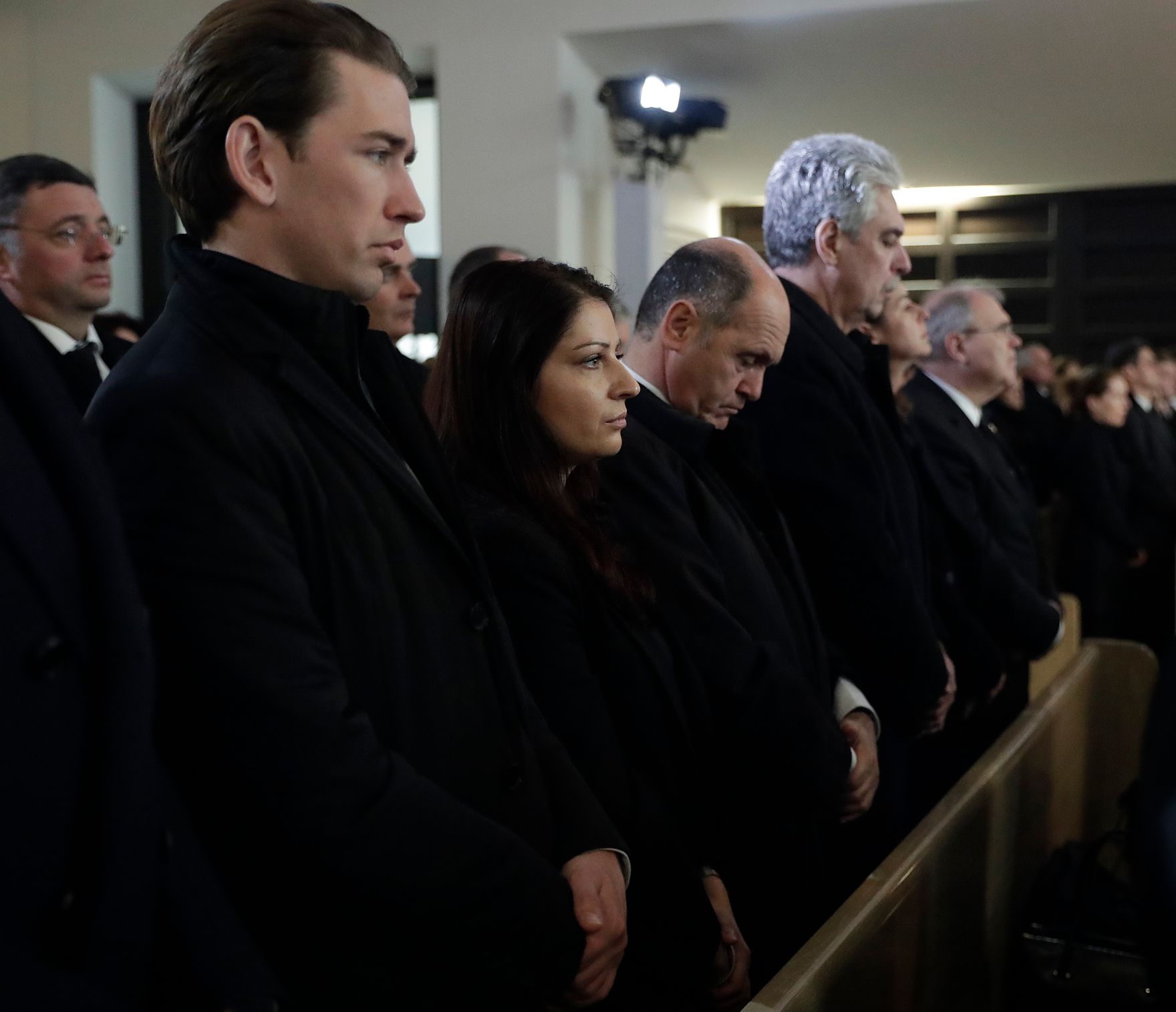 Am 5. M&auml;rz 2017 fand die Trauerfeier f&uuml;r Bundesministerin Sabine Oberhauser statt. Im Bild (v.l.n.r.) Au&szlig;enminister Sebastian Kurz, Staatssekret&auml;rin Muna Duzdar, Innenminister Wolfgang Sobotka und Finanzminister Hans J&ouml;rg Schelling.