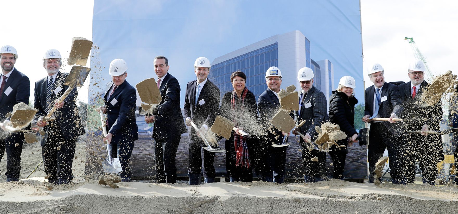 Am 6. April 2017 nahm Bundeskanzler Christian Kern am Spatenstich zum Projekt Large Scale Cell Culture (LSCC) der Firma Boehringer Ingelheim teil.