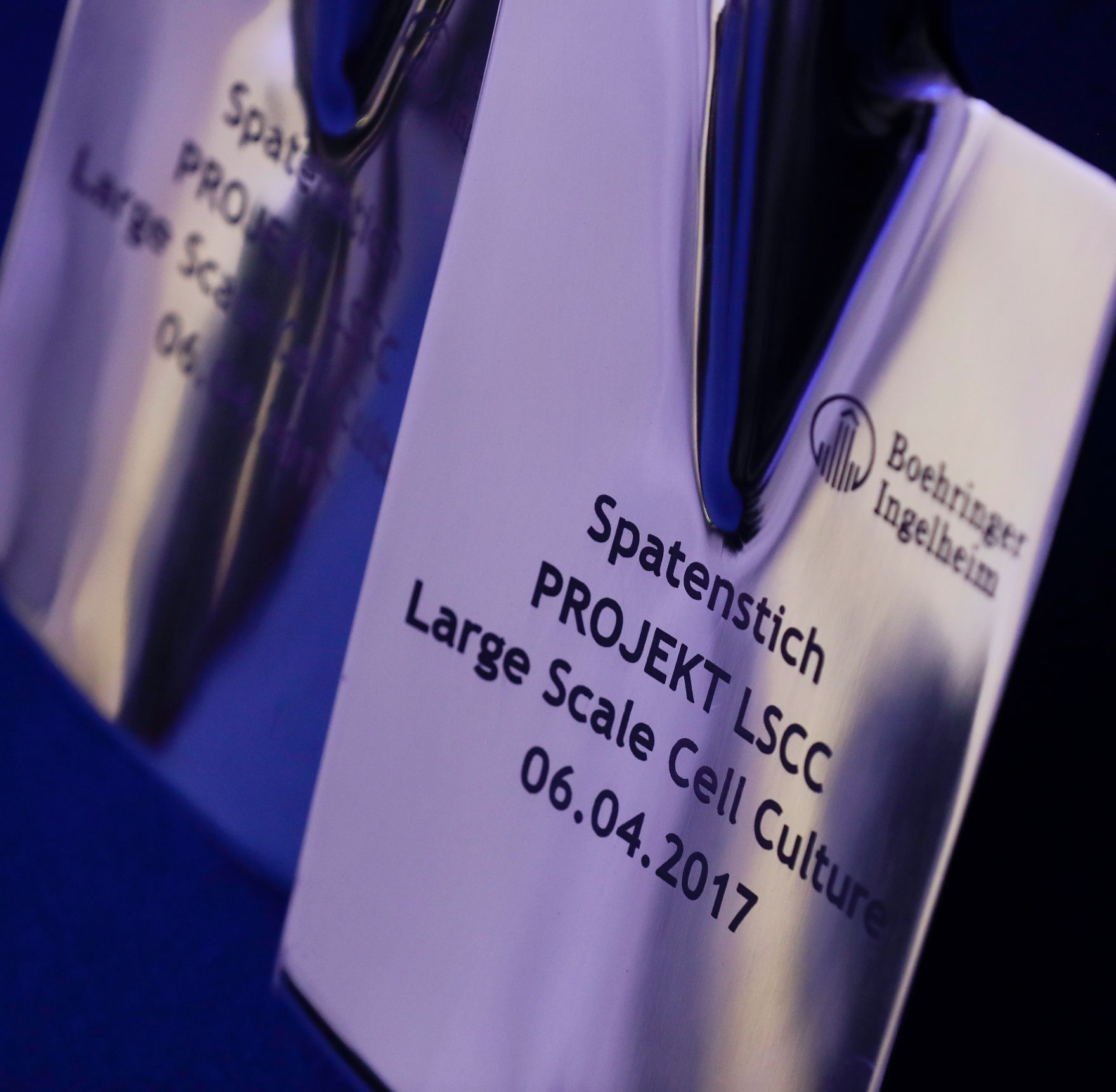 Am 6. April 2017 nahm Bundeskanzler Christian Kern am Spatenstich zum Projekt Large Scale Cell Culture (LSCC) der Firma Boehringer Ingelheim teil.