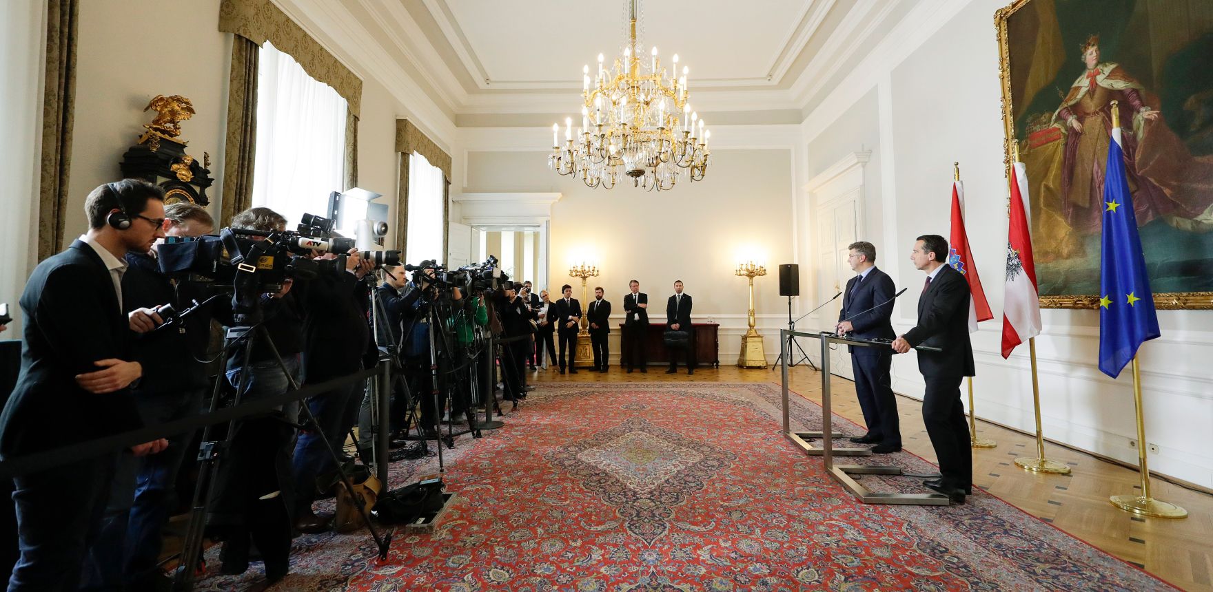 Am 5. Mai 2017 empfing Bundeskanzler Christian Kern (r.) den kroatischen Premierminister Andrej Plenkovic (l.) zu einem Gespr&auml;ch im Bundeskanzleramt. Im Anschluss fand eine Pressekonferenz statt.