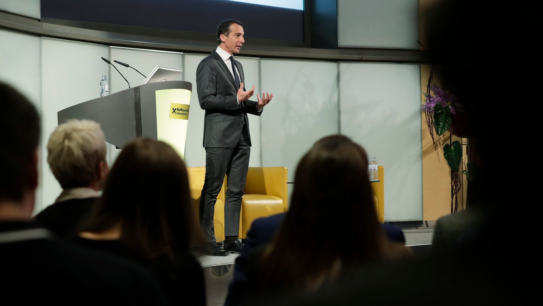 Am 9. Mai 2017 diskutierte Bundeskanzler Christian Kern (im Bild) mit Wiener Unternehmen im Rahmen der AMS on Tour.