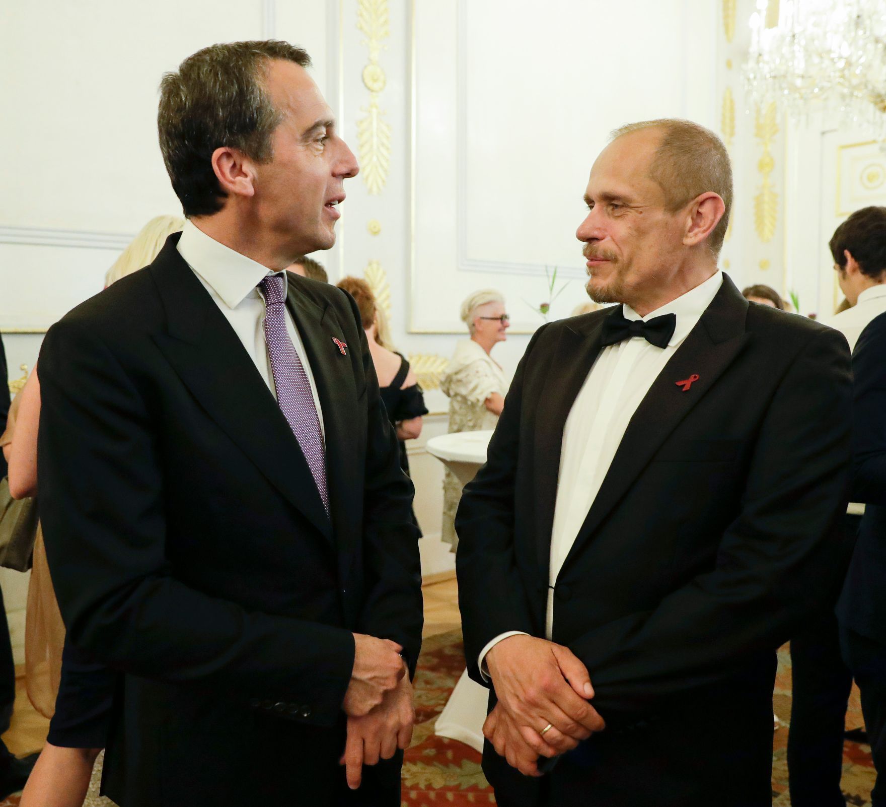 Am 6. Juni 2017 gab Bundeskanzler Christian Kern (l.) einen Empfang anl&auml;sslich "Konzert im Burgtheater Life-Ball". Im Bild Gary Keszler (r.).