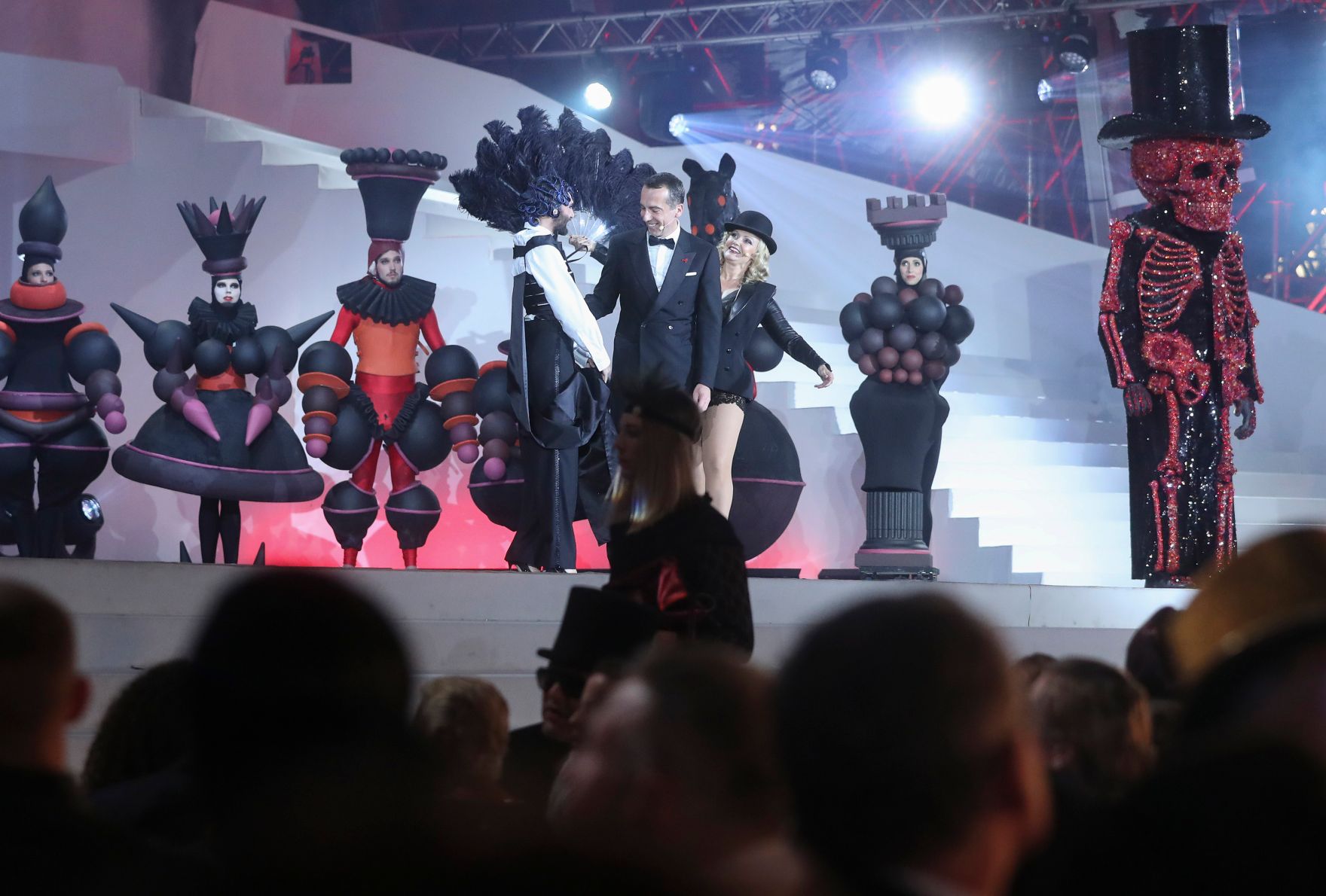 Am 10. Juni 2017 besuchte Bundeskanzler Christian Kern den Life Ball 2017.