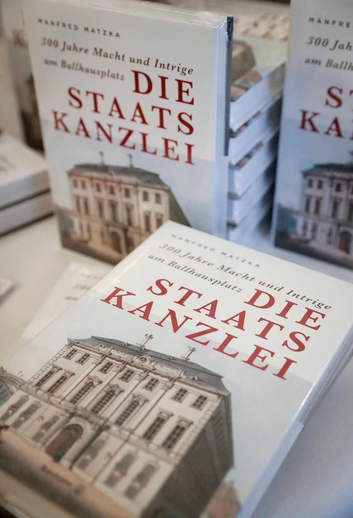Am 13. Juni 2017 fand die Buchpr&auml;sentation "Die Staatskanzlei" im Bundeskanzleramt statt.