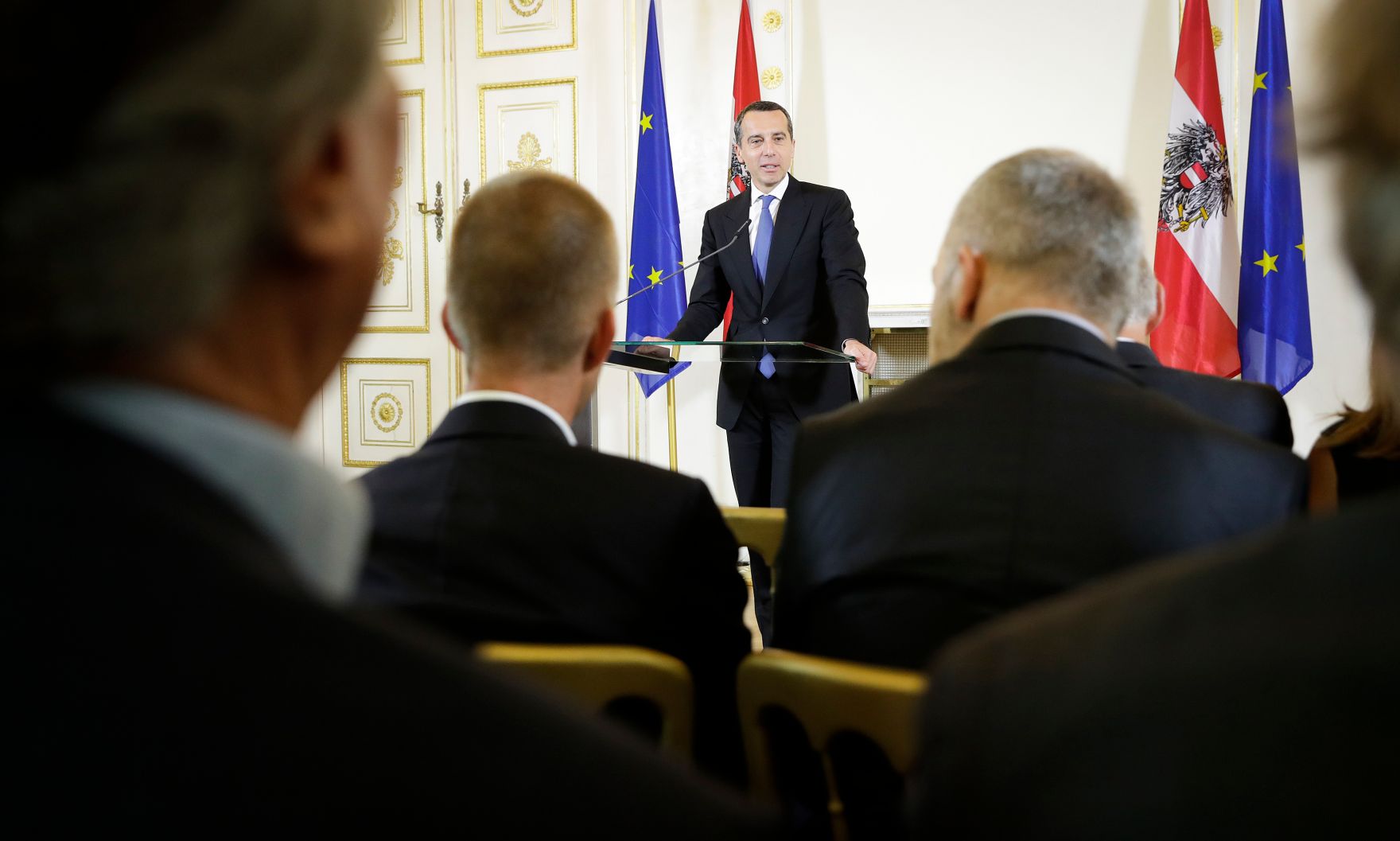 Am 13. Juni 2017 fand die Buchpr&auml;sentation "Die Staatskanzlei" im Bundeskanzleramt statt. Im Bild Bundeskanzler Christian Kern.