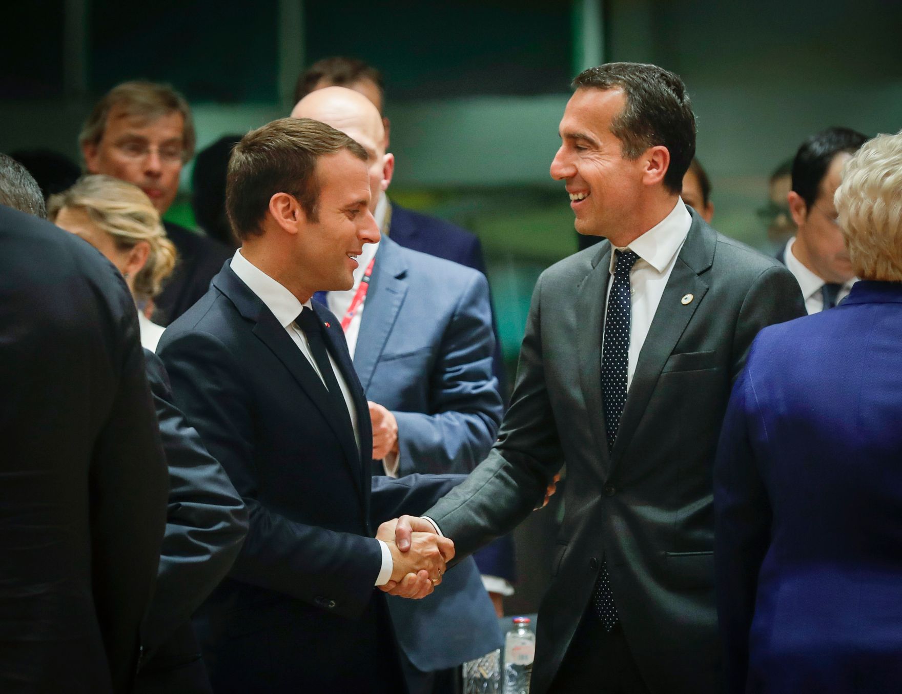 Am 22. Juni 2017 begann in Br&uuml;ssel der zweit&auml;gige Europ&auml;ische Rat der Staats- und Regierungschefs. Im Bild Bundeskanzler Christian Kern (r.) mit dem franz&ouml;sischen Pr&auml;sidenten Emmanuel Macron (l.).