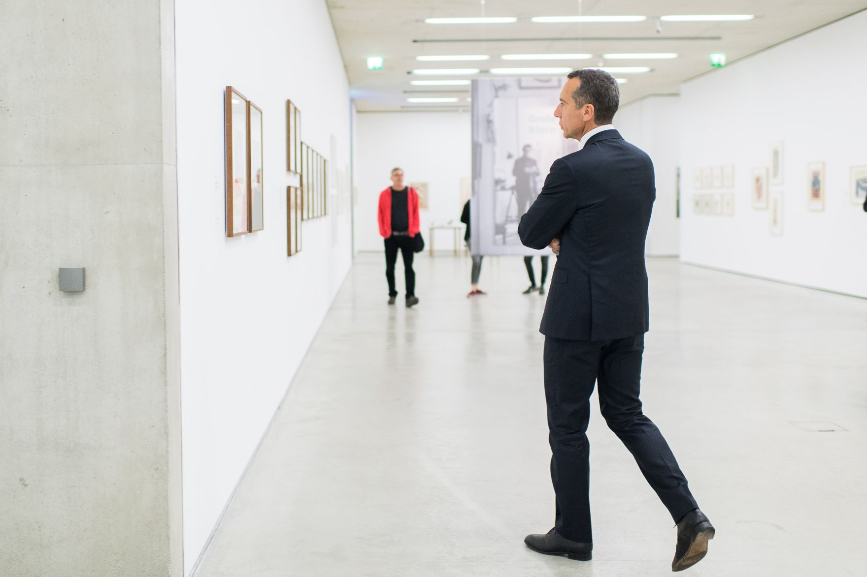 Am 28. Juli 2017 luden Bundeskanzler Christian Kern (im Bild) und Kunst- und Kulturminister Thomas Drozda zum Cocktailempfang im Museum der Moderne anl&auml;sslich der Salzburger Festspiele.