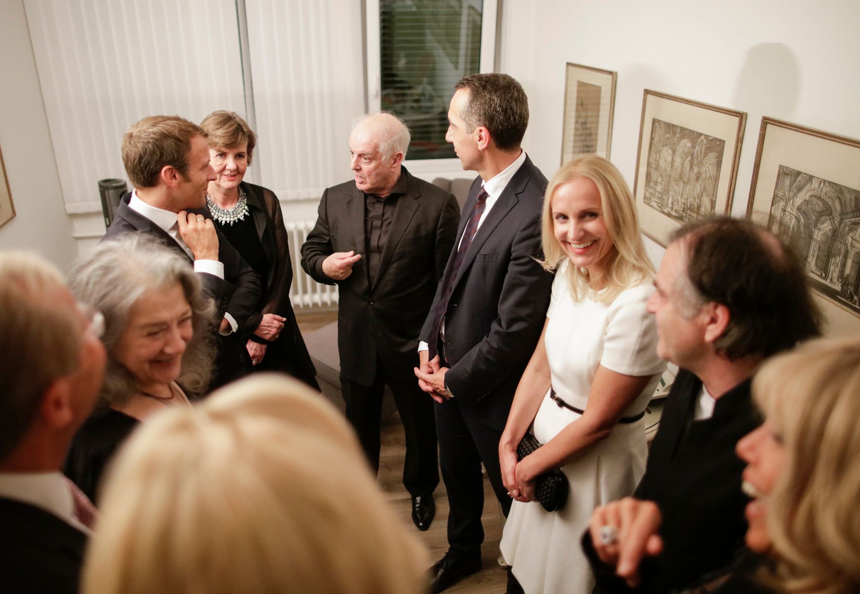 Am 23. August 2017 empfing Bundeskanzler Christian Kern den franz&ouml;sischen Pr&auml;sidenten Emmanuel Macron in Salzburg. Im Bild mit Eveline Steinberger-Kern und Brigitte Macron beim Besuch der Salzburger Festspiele.