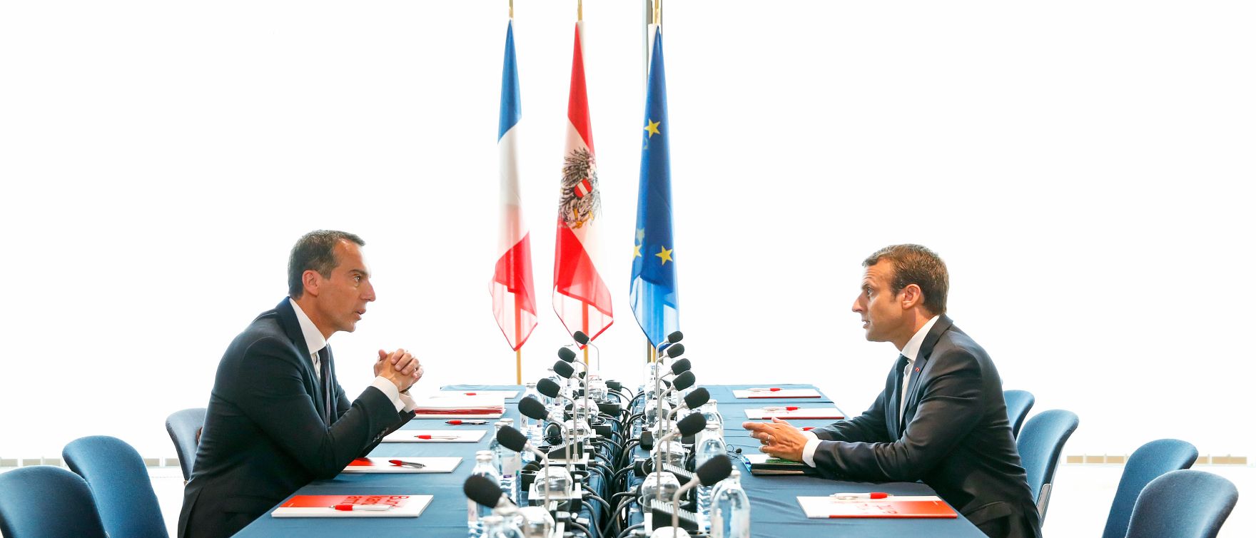Am 23. August 2017 empfing Bundeskanzler Christian Kern (l.) den franz&ouml;sischen Pr&auml;sidenten Emmanuel Macron (r.) in Salzburg.