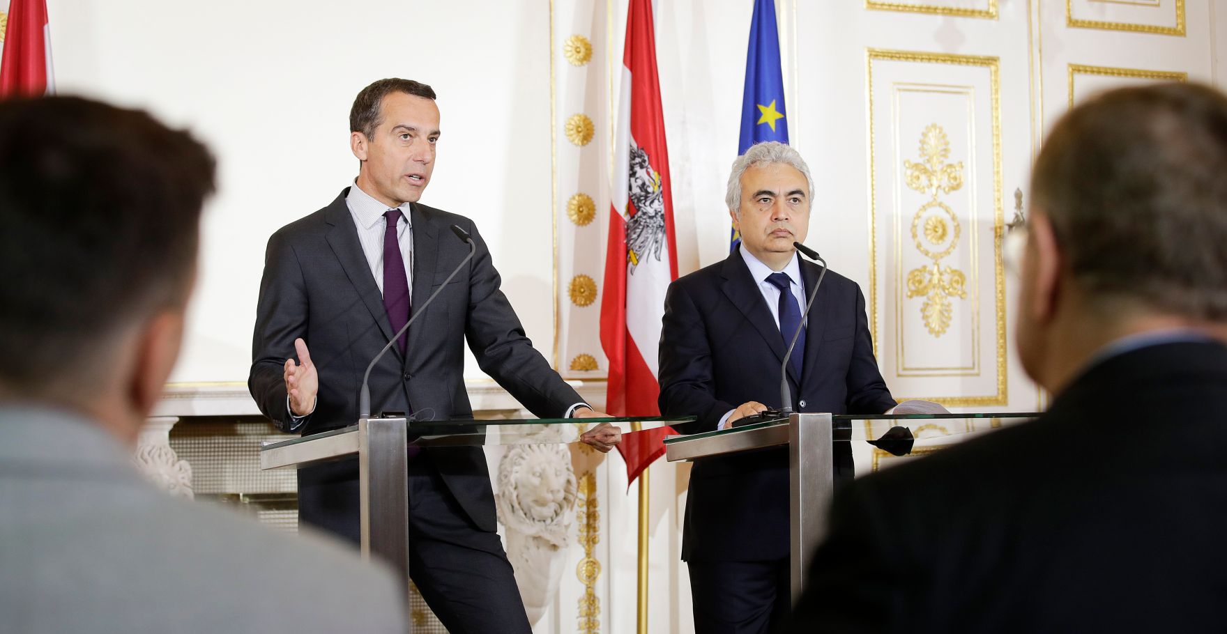 Am 4. September 2017 empfing Bundeskanzler Christian Kern (l.) den Exekutivdirektor der Internationalen Energieagentur Fatih Birol (r.) zu einem Gespr&auml;ch. Im Anschluss fand eine Pressekonferenz statt.