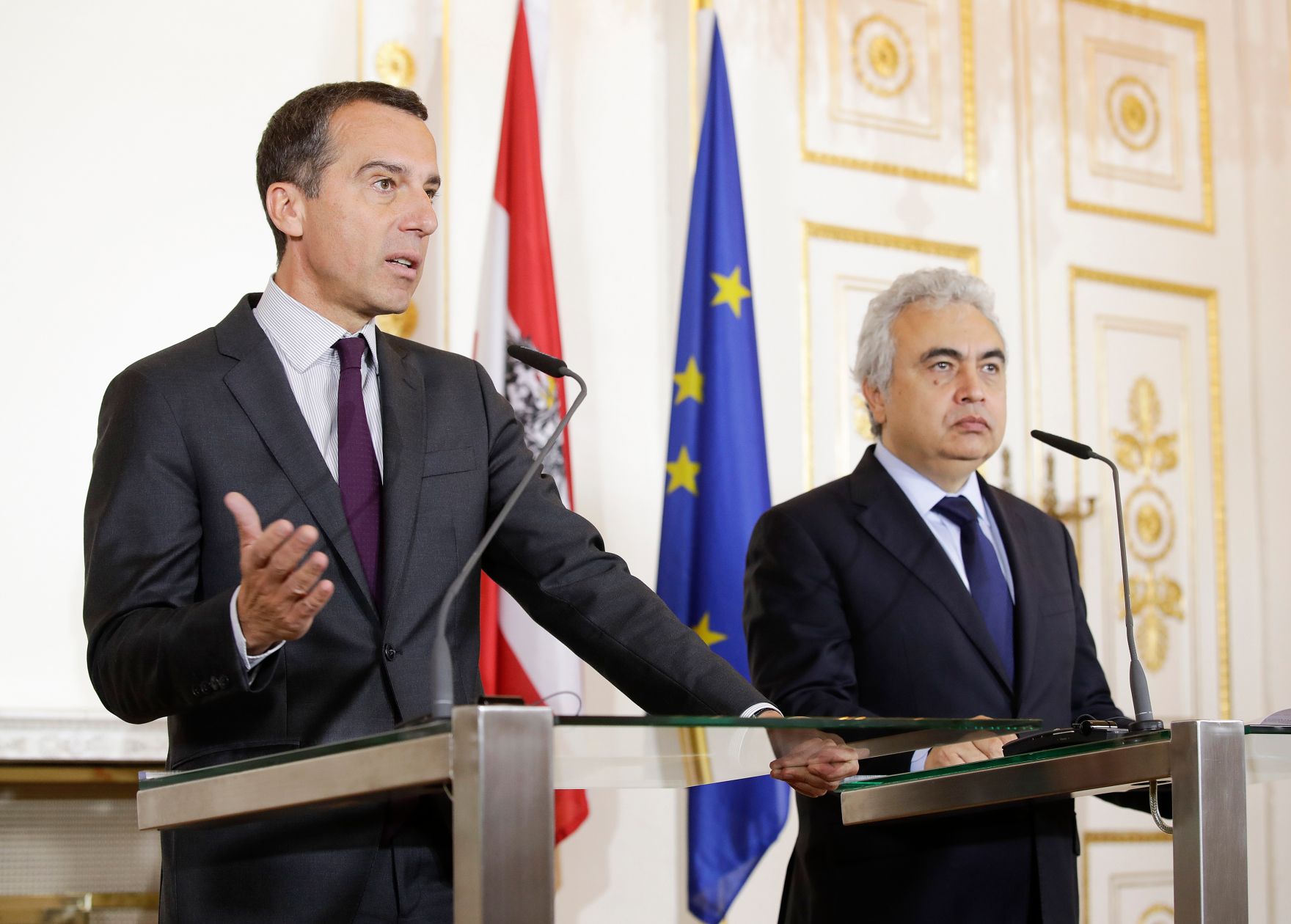 Am 4. September 2017 empfing Bundeskanzler Christian Kern (l.) den Exekutivdirektor der Internationalen Energieagentur Fatih Birol (r.) zu einem Gespr&auml;ch. Im Anschluss fand eine Pressekonferenz statt.