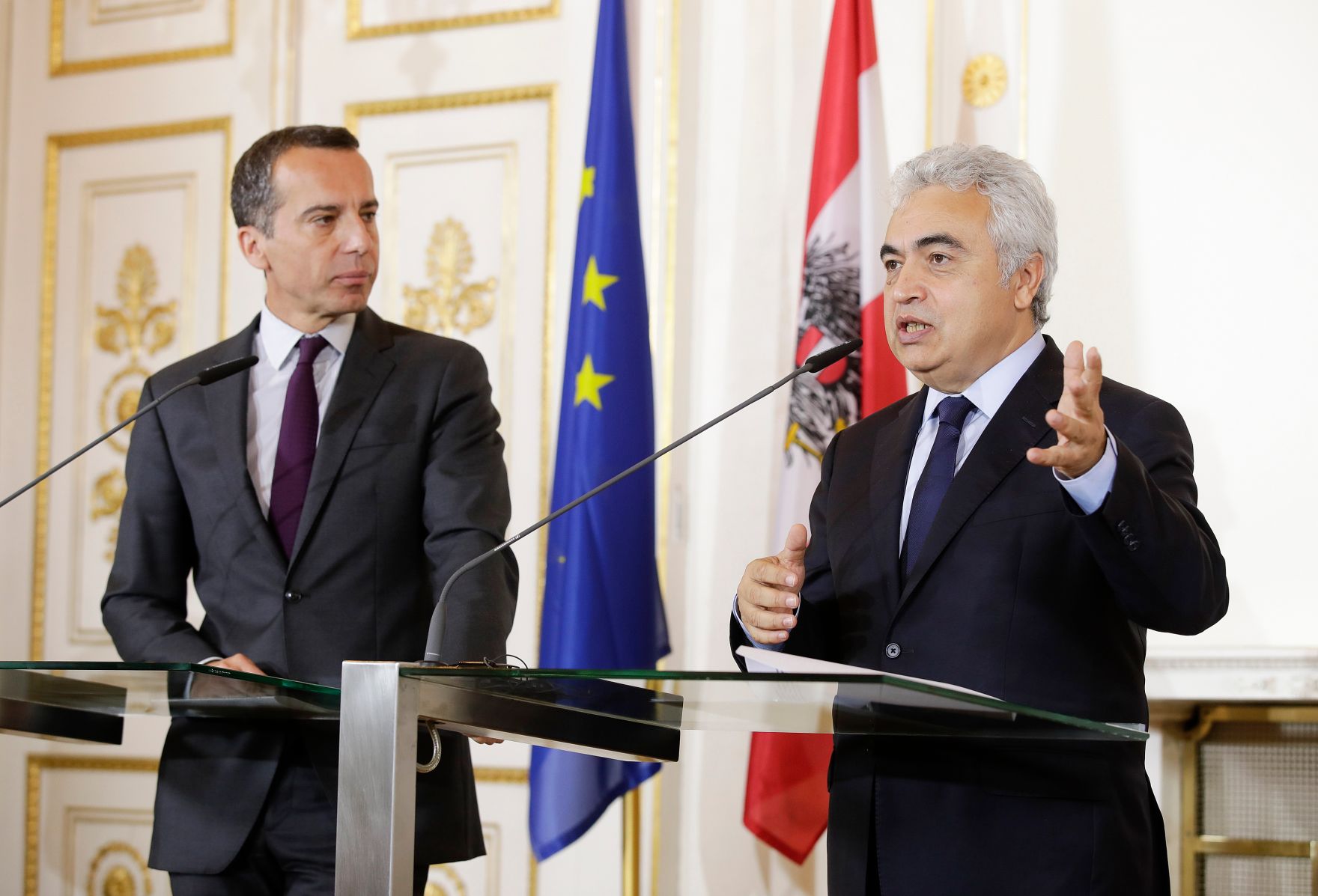 Am 4. September 2017 empfing Bundeskanzler Christian Kern (l.) den Exekutivdirektor der Internationalen Energieagentur Fatih Birol (r.) zu einem Gespr&auml;ch. Im Anschluss fand eine Pressekonferenz statt.