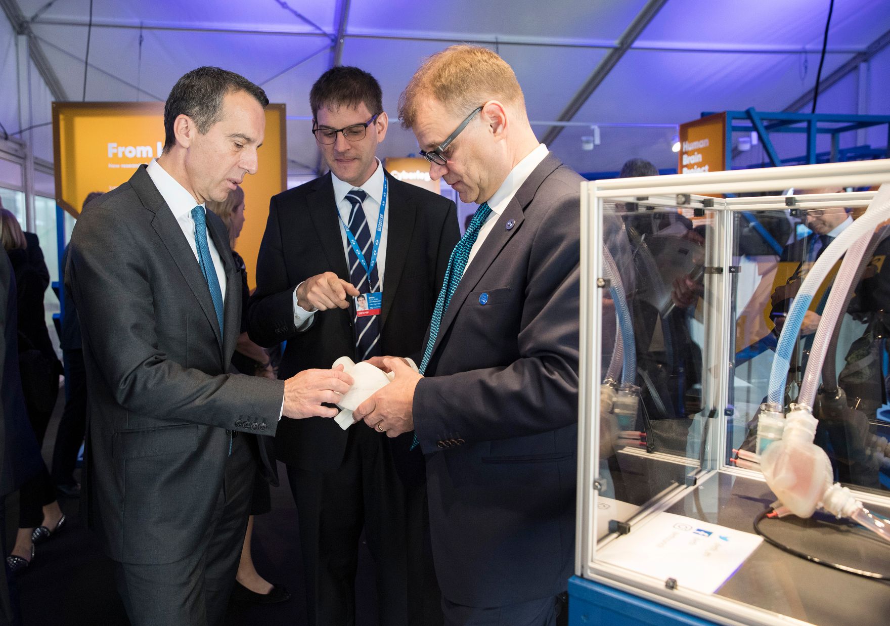 Am 29. September 2017 fand das Digitale Gipfeltreffen der Europ&auml;ischen Staats- und Regierungschefs in Tallinn statt. Im Bild Bundeskanzler Christian Kern (l.) bei der Besichtigung des Creative Hub.