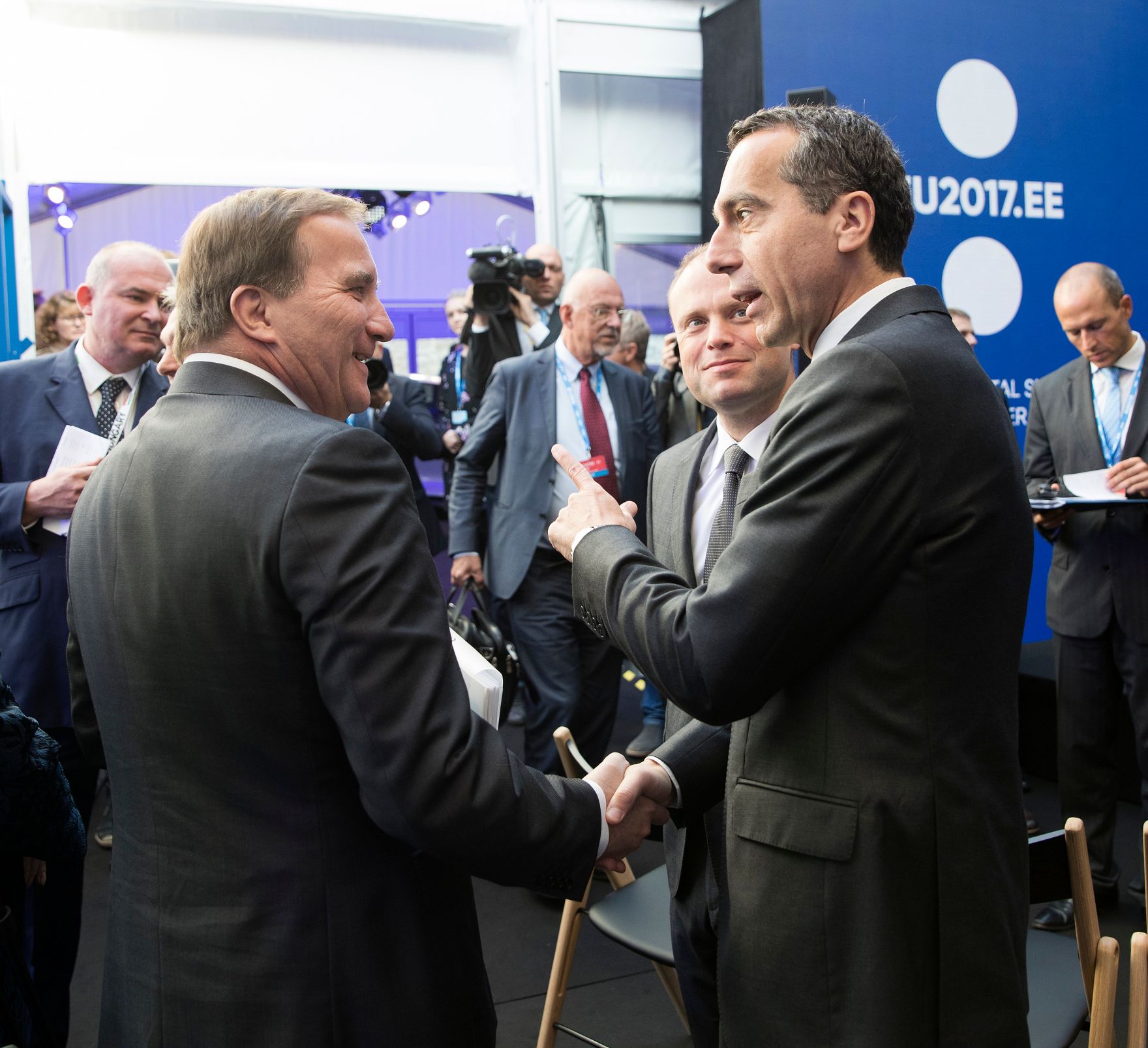 Am 29. September 2017 fand das Digitale Gipfeltreffen der Europ&auml;ischen Staats- und Regierungschefs in Tallinn statt. Im Bild Bundeskanzler Christian Kern (r.) mit dem schwedischen Ministerpr&auml;sidenten Stefan L&ouml;fven (l.) bei der Besichtigung des Creative Hub.