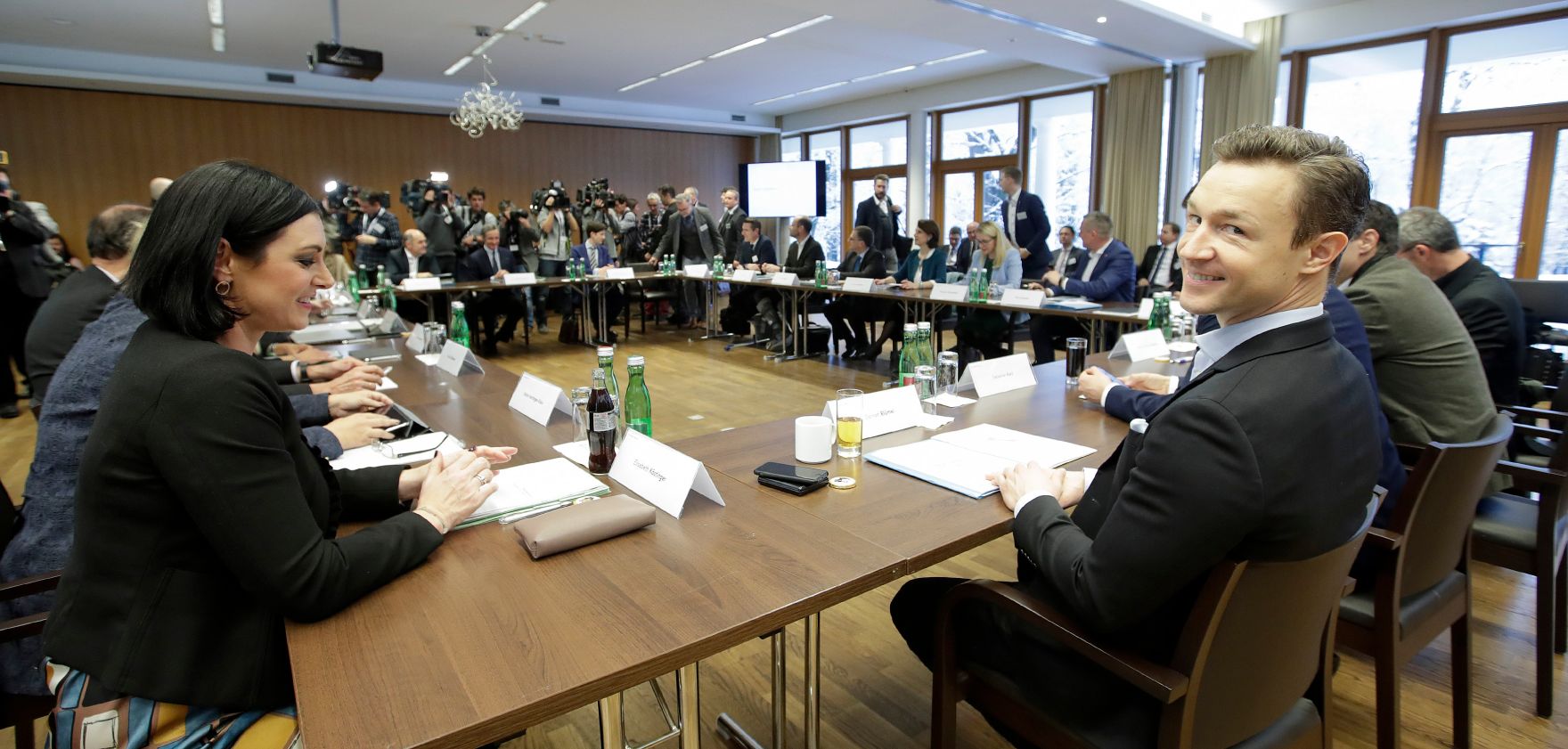 Am 10. J&auml;nner 2019 begann in Mauerbach die zweit&auml;gige Klausurtagung der Bundesregierung. Im Bild Bundesminister Gernot Bl&uuml;mel (r.) mit Bundesministerin Elisabeth K&ouml;stinger (l.).