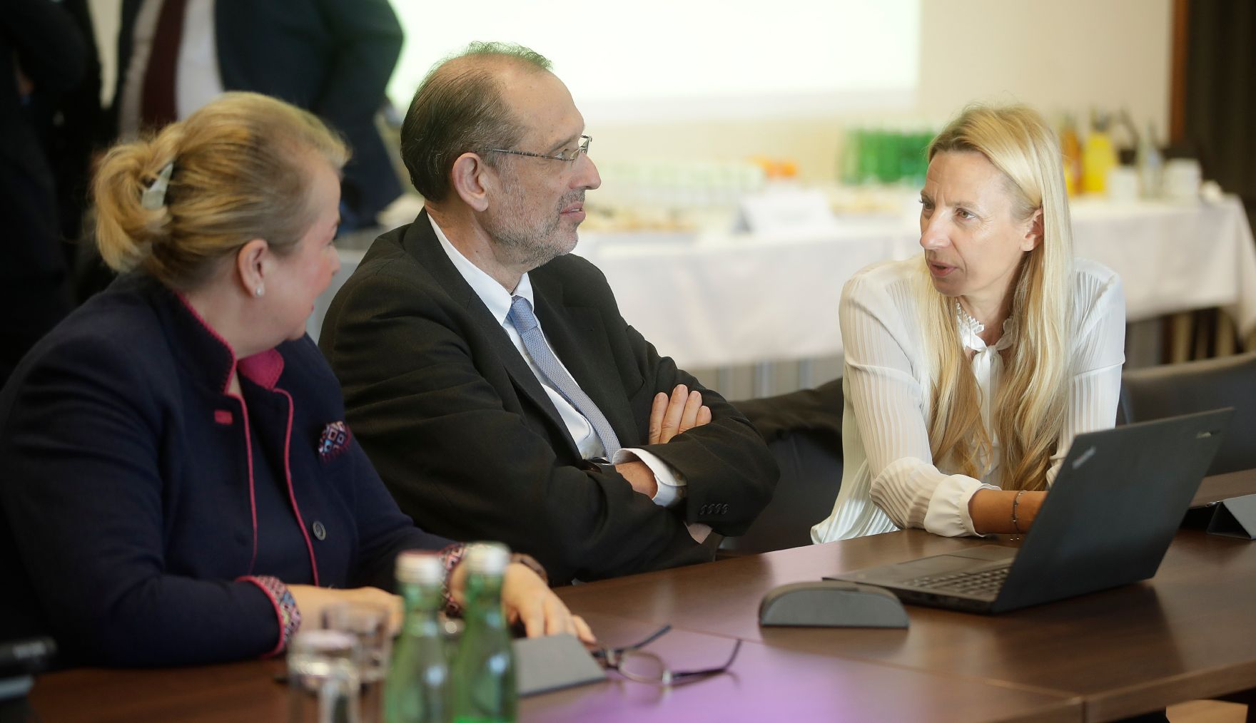 Am 11. J&auml;nner 2019 endete in Mauerbach die zweit&auml;gige Klausurtagung der Bundesregierung. Im Bild Bundesministerin Juliane Bogner-Strau&szlig; (r.) mit Bundesminister Heinz Fa&szlig;mann (m.) und Bundesministerin Hartinger-Klein (l.).