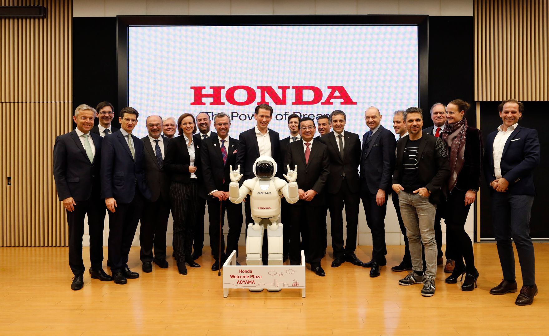 Am 15. Februar 2019 besuchte Bundeskanzler Sebastian Kurz im Rahmen seiner Japanreise gemeinsam mit Bundesminister Norbert Hofer den japanischen Motorenhersteller Honda.