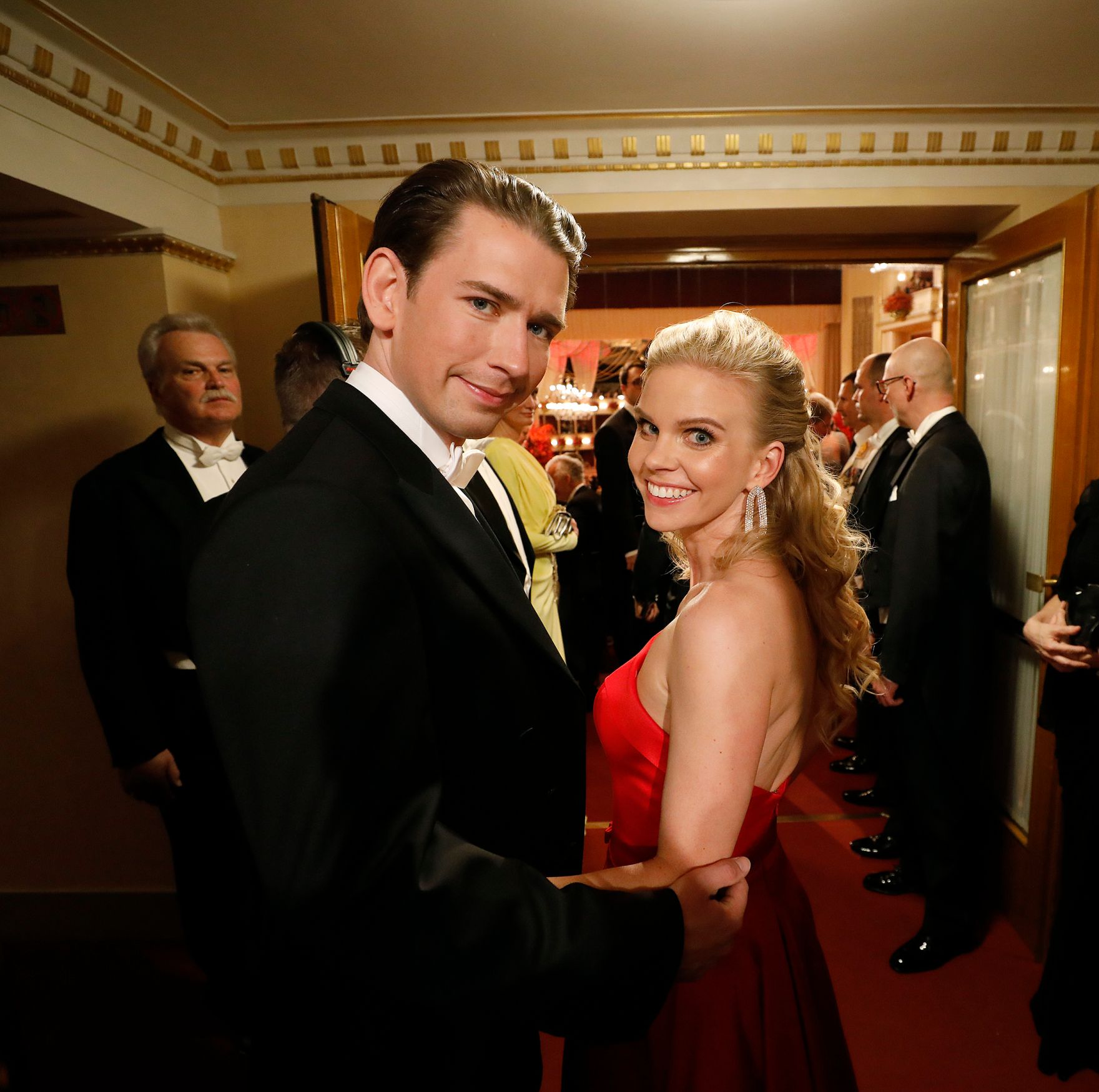 Am 28. Februar 2019 besuchte Bundeskanzler Sebastian Kurz (l.) den Wiener Opernball. Im Bild mit Susanne Thier (r.).