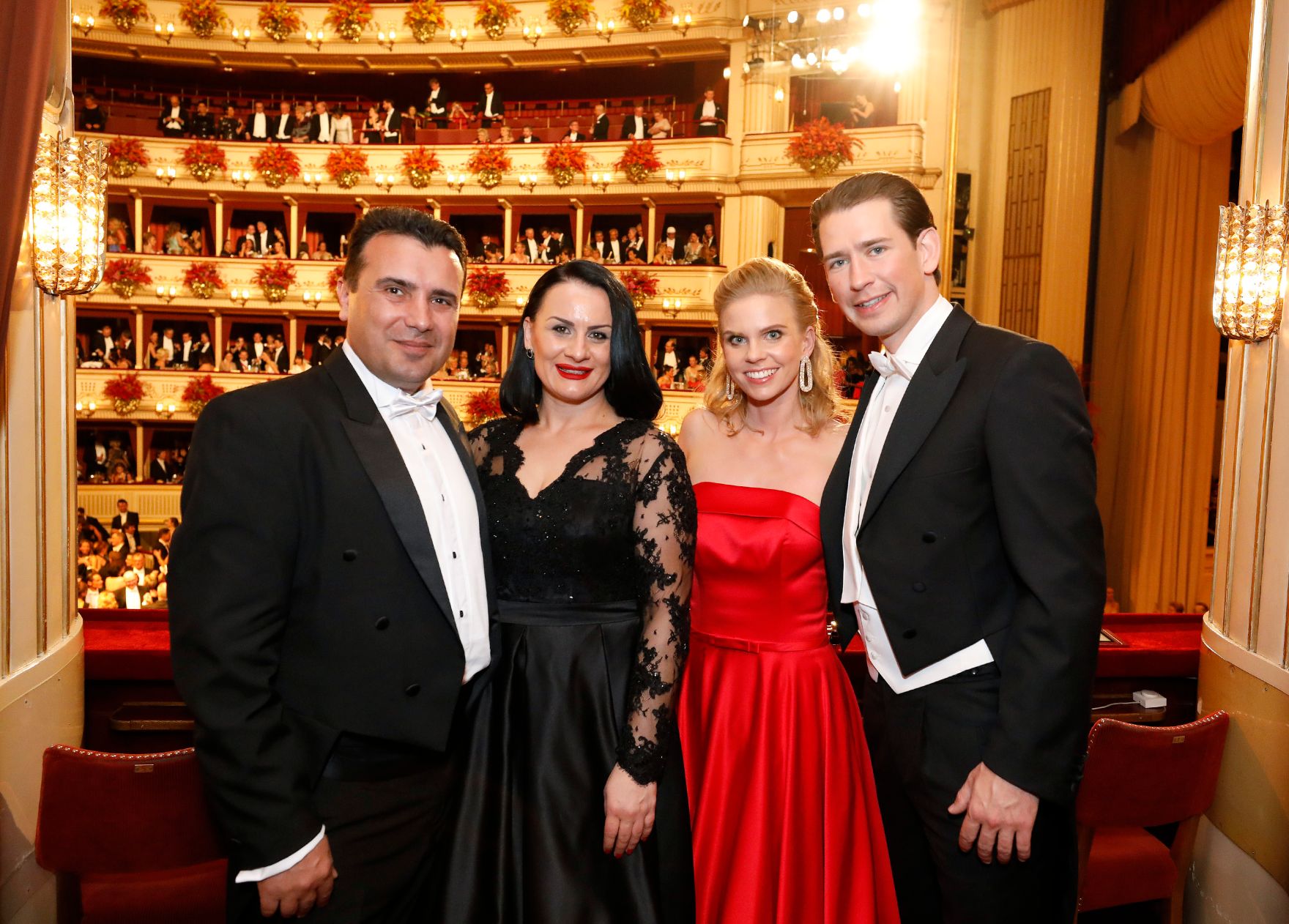 Am 28. Februar 2019 besuchte Bundeskanzler Sebastian Kurz (r.) den Wiener Opernball. Im Bild mit Susanne Thier (m.r.), Zoran Zaev (l.), mazedonischen Ministerpr&auml;sidenten und Zorica Zaeva (m.l.).