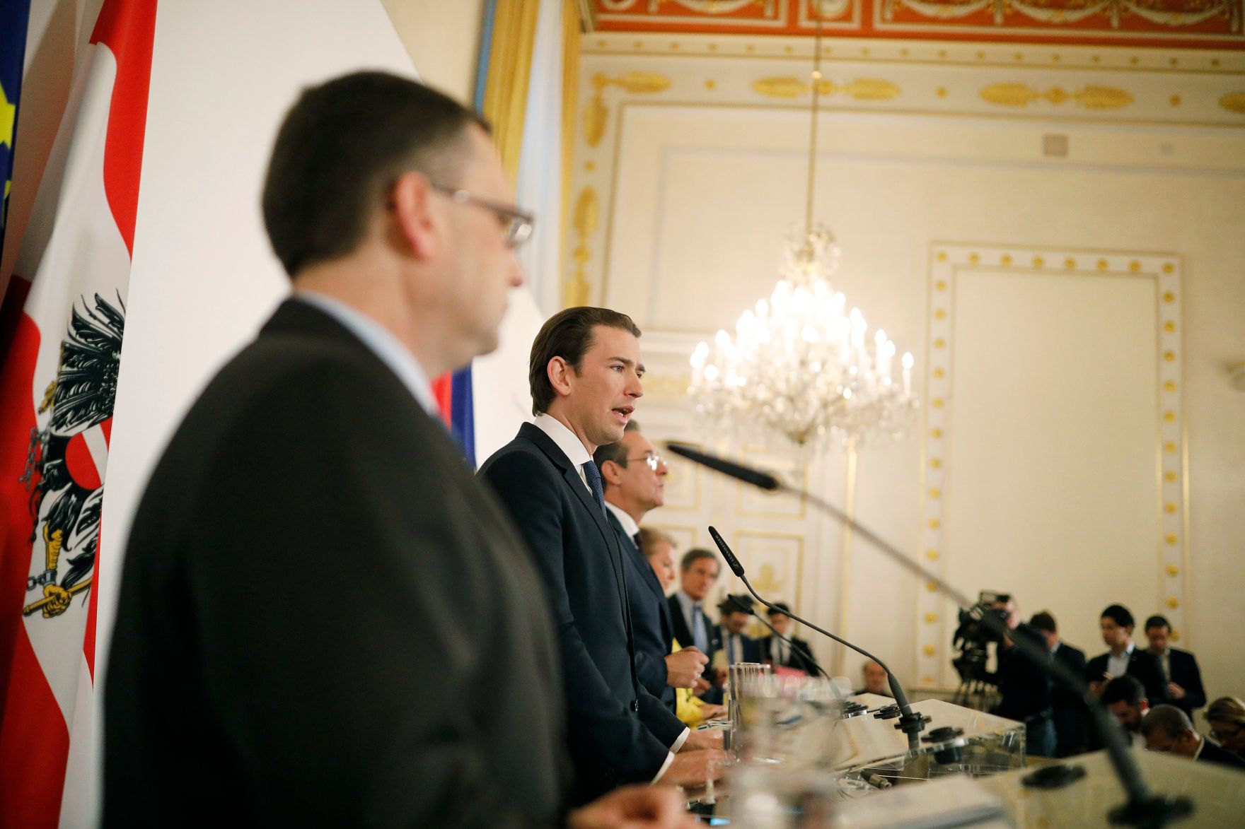 Bundeskanzler Sebastian Kurz, Vizekanzler Heinz-Christian Strache, Bundesministerin Beate Hartinger-Klein und &Ouml;VP-Sozialsprecher August W&ouml;ginger beim Pressefoyer nach dem Ministerrat am 13. M&auml;rz 2019.