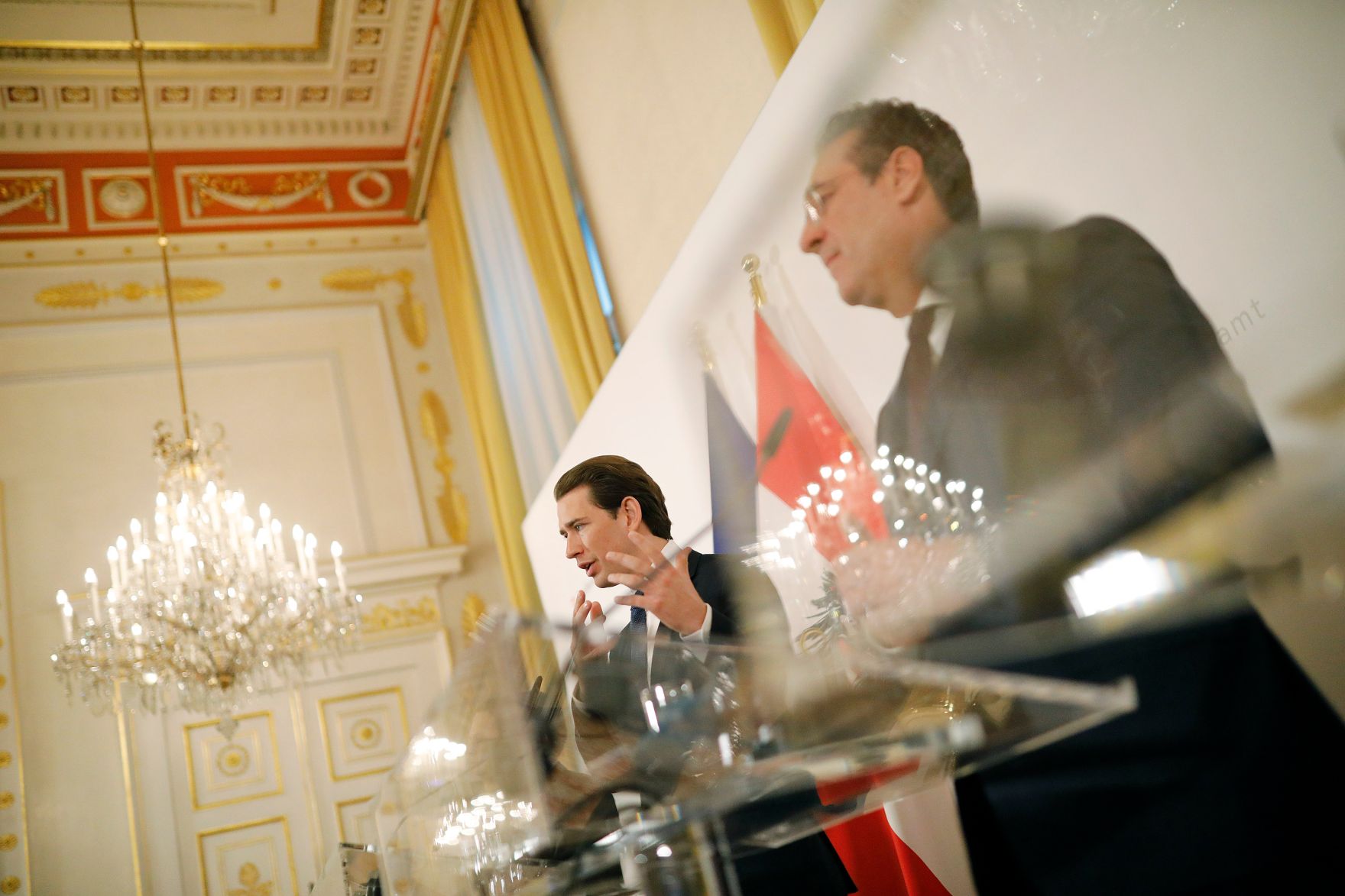 Bundeskanzler Sebastian Kurz (l.) und Vizekanzler Heinz-Christian Strache (r.) beim Pressefoyer nach dem Ministerrat am 13. M&auml;rz 2019.