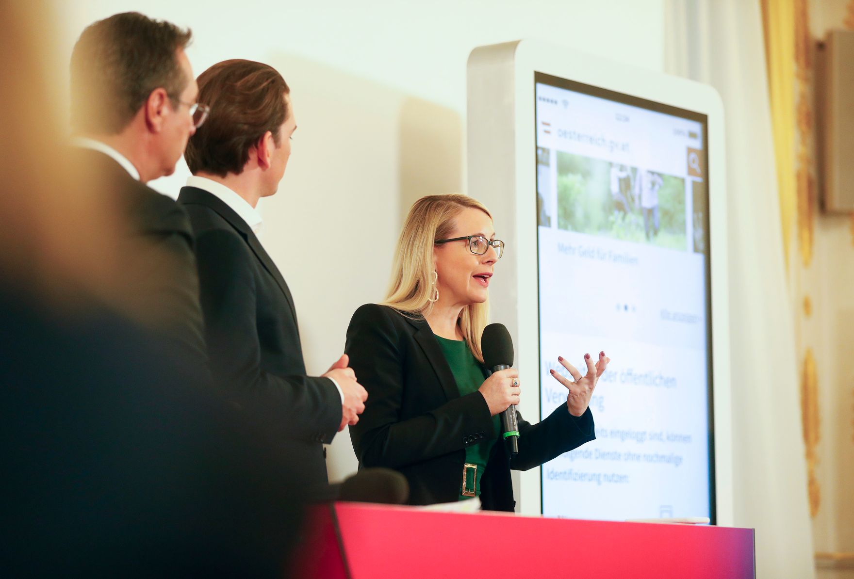 Am 19. M&auml;rz 2019 fand eine Pressekonferenz zum Thema "Digitales Amt" im Bundeskanzleramt statt. Im Bild (v.l.n.r) Vizekanzler Heinz-Christian Strache, Bundeskanzler Sebastian Kurz und Bundesministerin Margarete Schramb&ouml;ck.