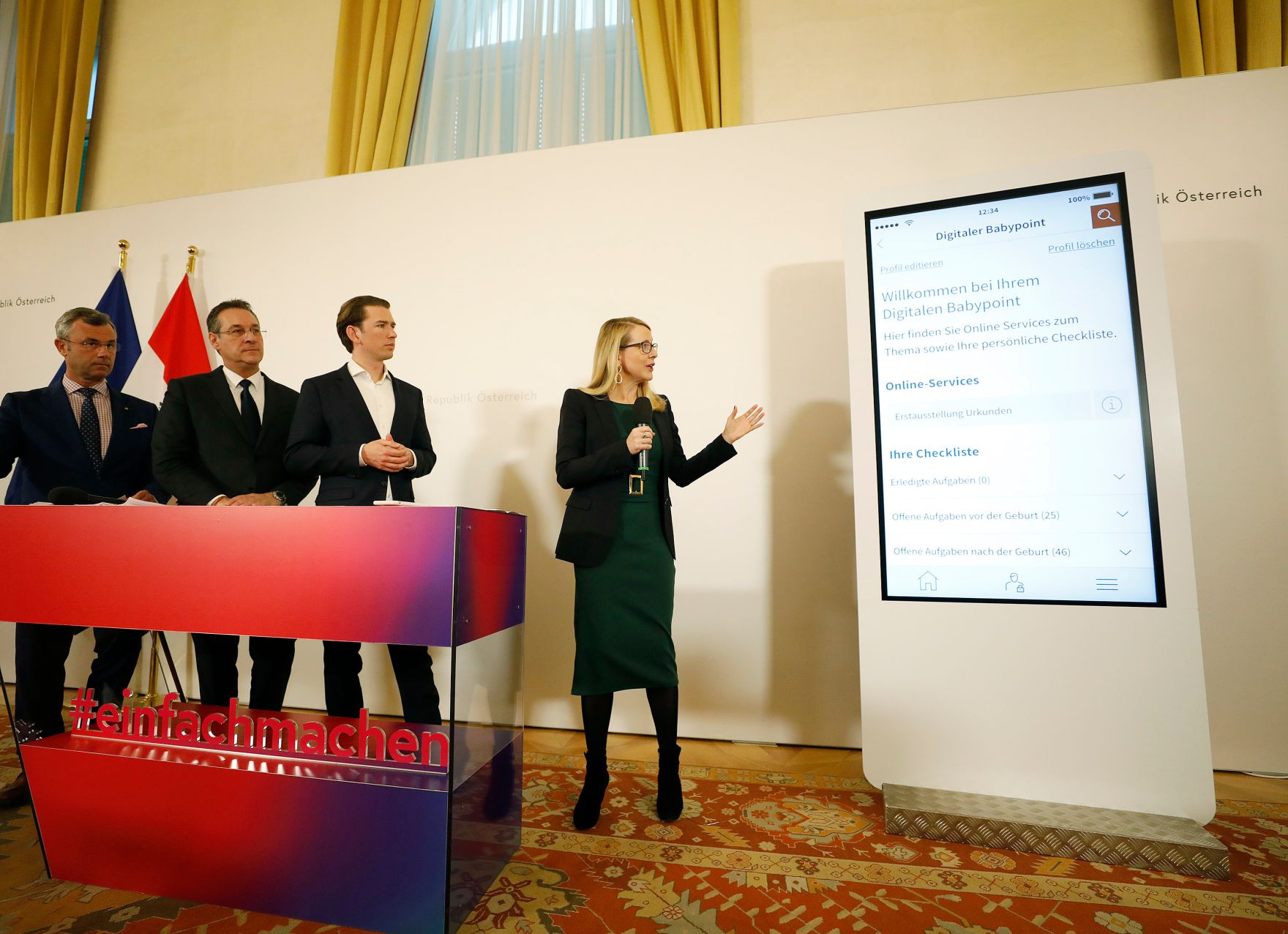 Am 19. M&auml;rz 2019 fand eine Pressekonferenz zum Thema "Digitales Amt" im Bundeskanzleramt statt. Im Bild (v.l.n.r) Bundesminister Norbert Hofer, Vizekanzler Heinz-Christian Strache, Bundeskanzler Sebastian Kurz und Bundesministerin Margarete Schramb&ouml;ck.